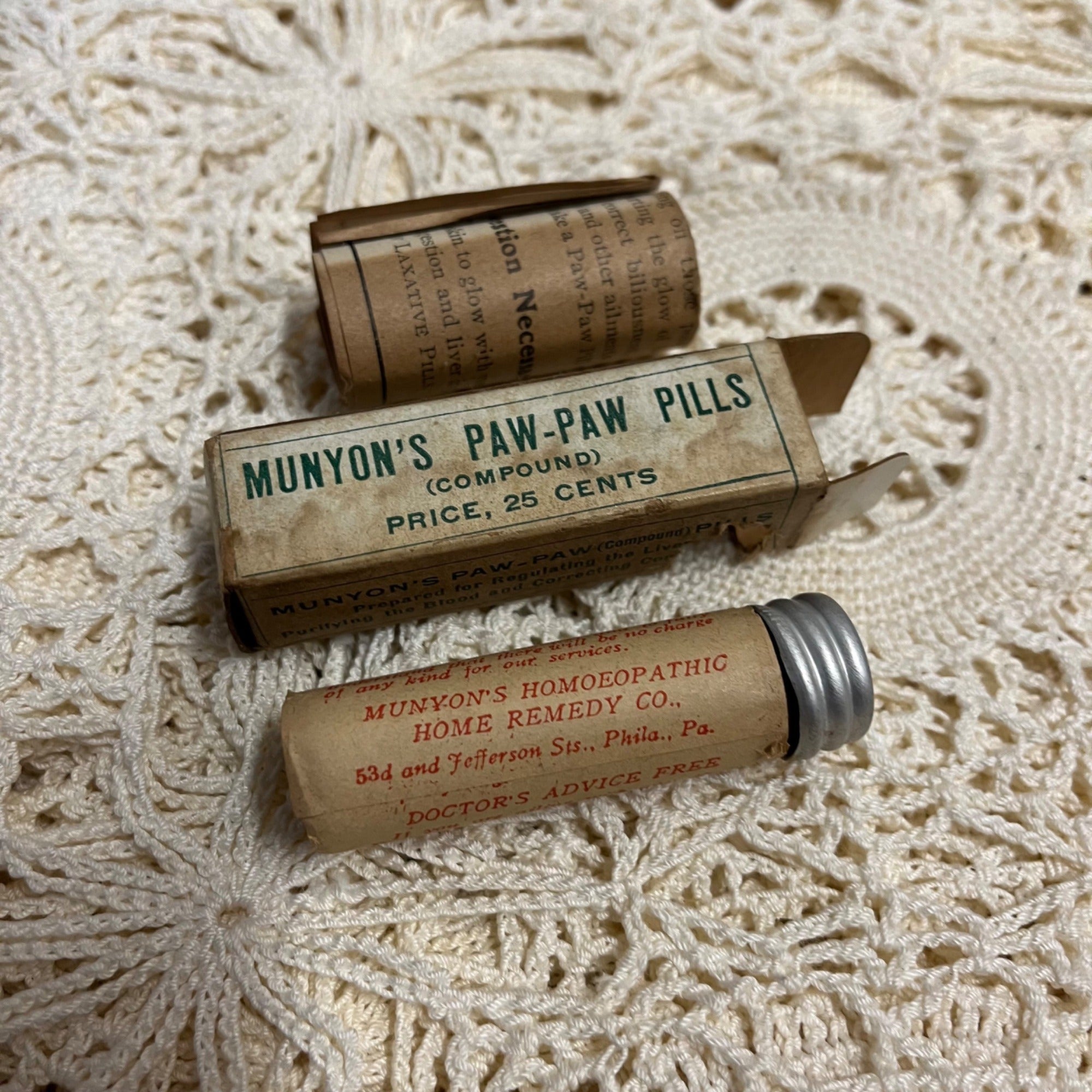 Antique Rare "Paw-Paw Pills" Munyons Quack Medicine Paper Box Tin Pa Remedy