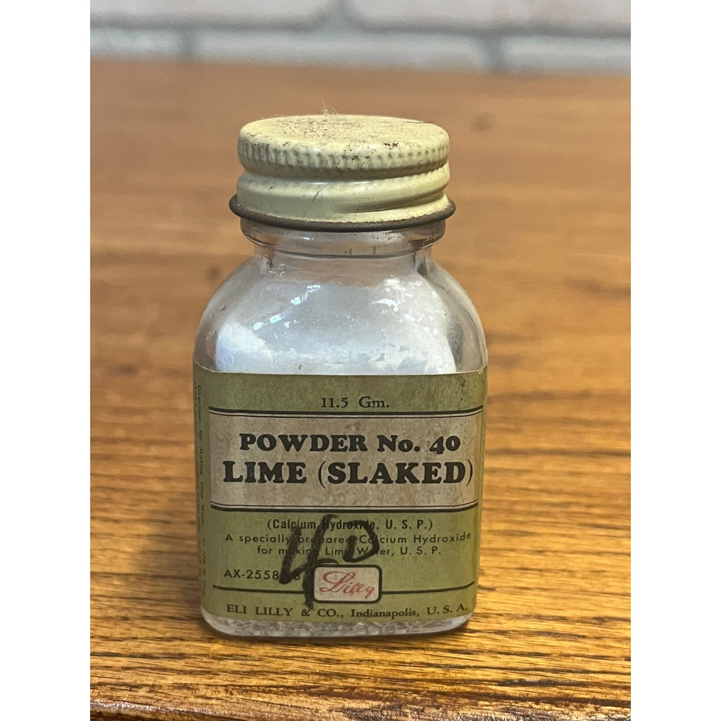 Vintage Eli Lilly Powder No 40 Lime Slaked USP Pharmacy Chemical Bottle Full