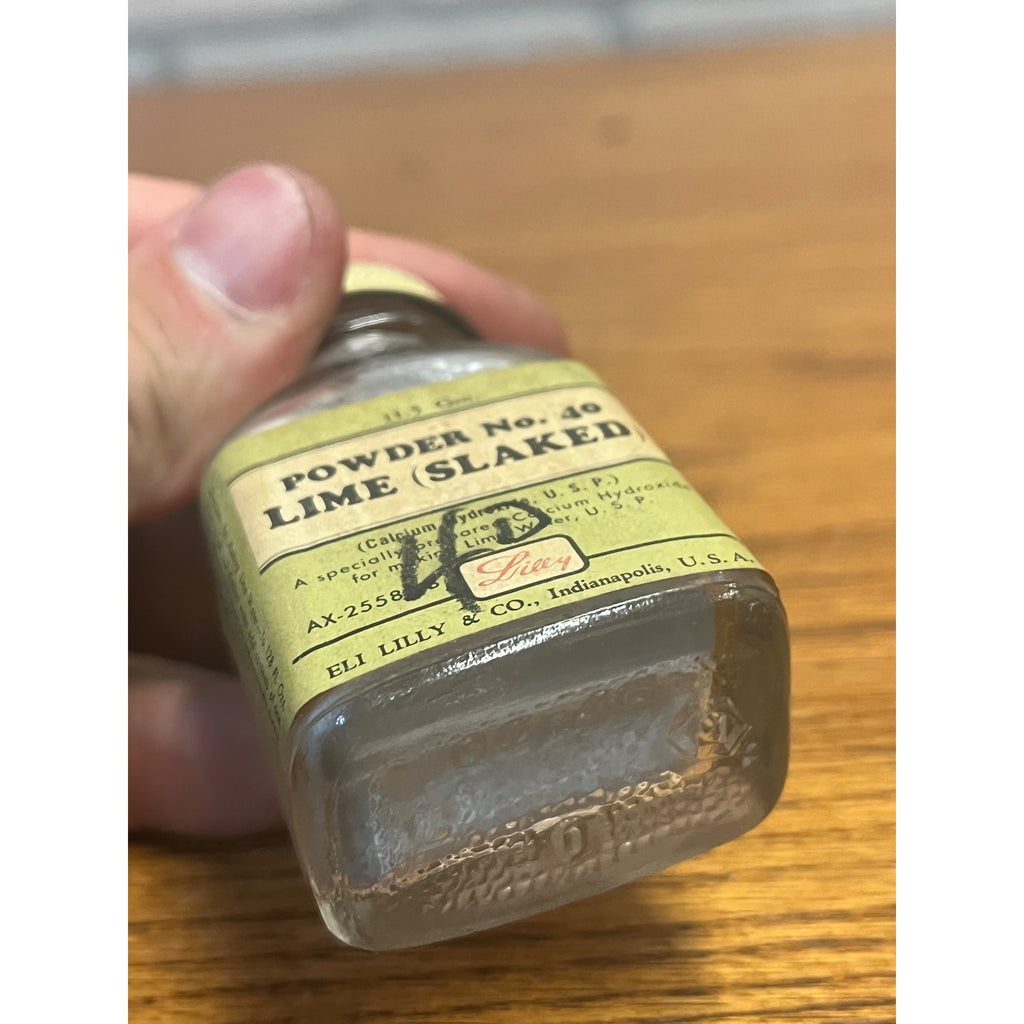 Vintage Eli Lilly Powder No 40 Lime Slaked USP Pharmacy Chemical Bottle Full