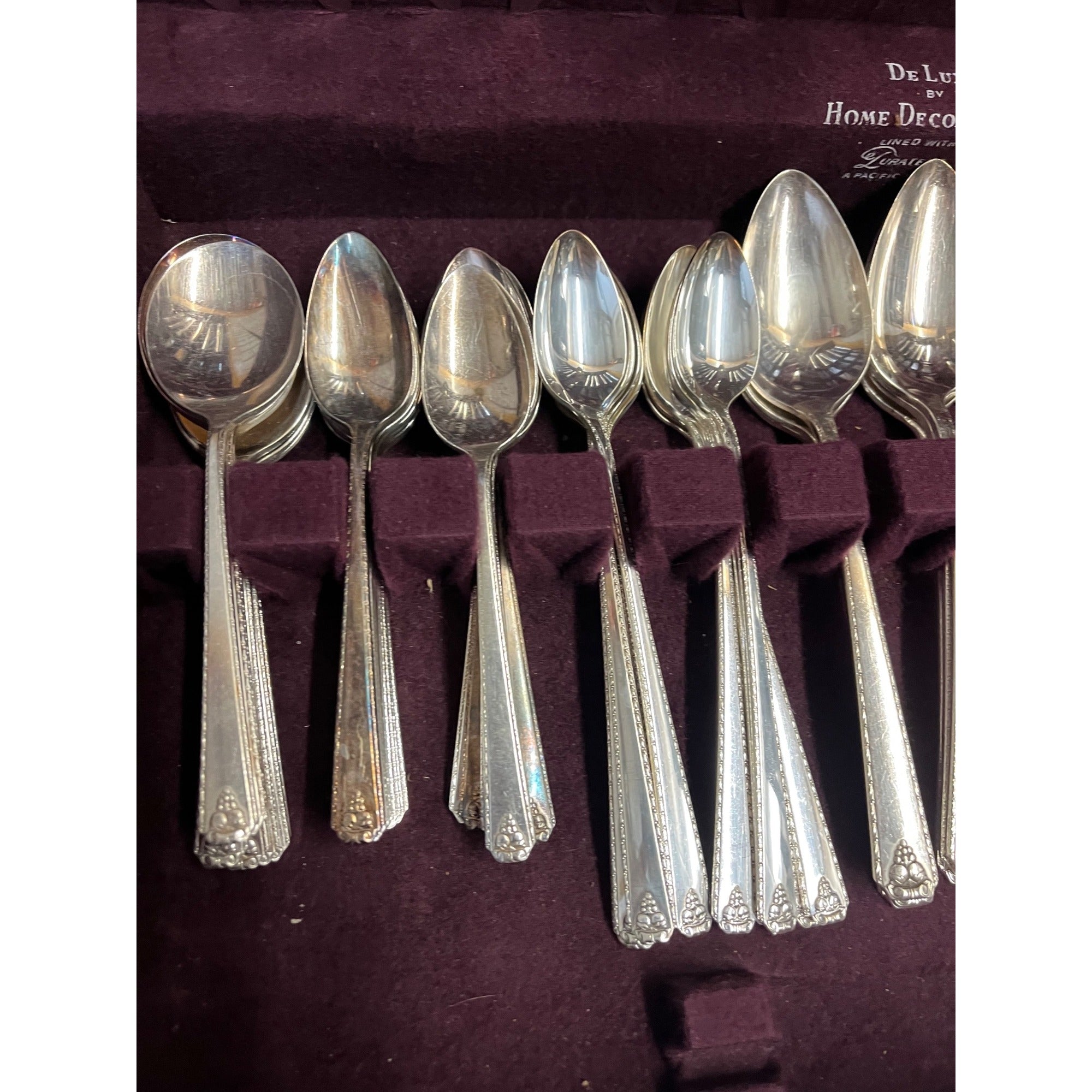 Vintage Oneida 1945 Prestige Plate Bordeaux Pattern Silverware Flatware 130pcs