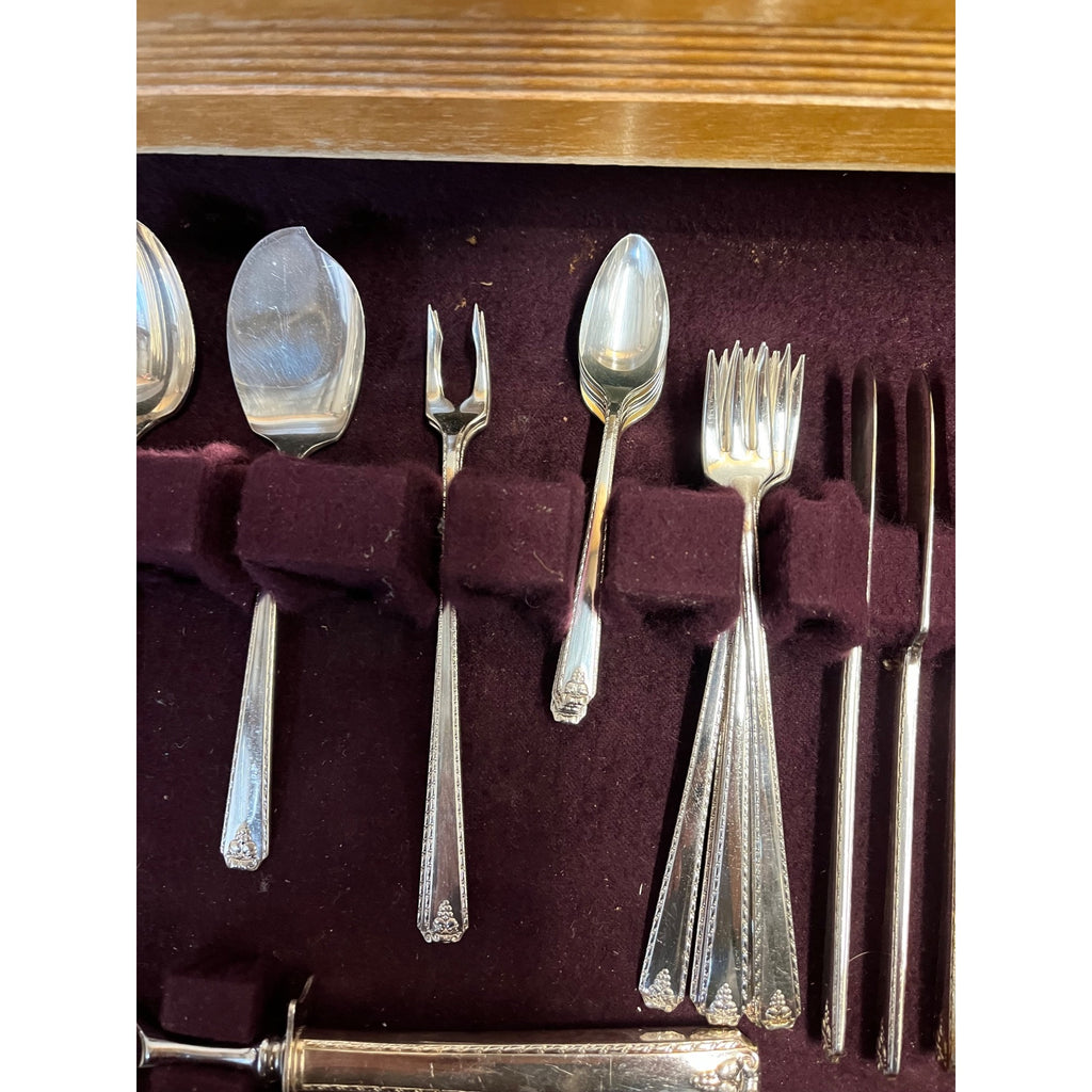 Vintage Oneida 1945 Prestige Plate Bordeaux Pattern Silverware Flatware 130pcs