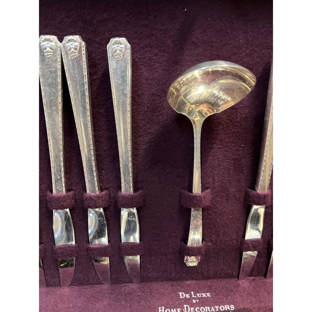 Vintage Oneida 1945 Prestige Plate Bordeaux Pattern Silverware Flatware 130pcs