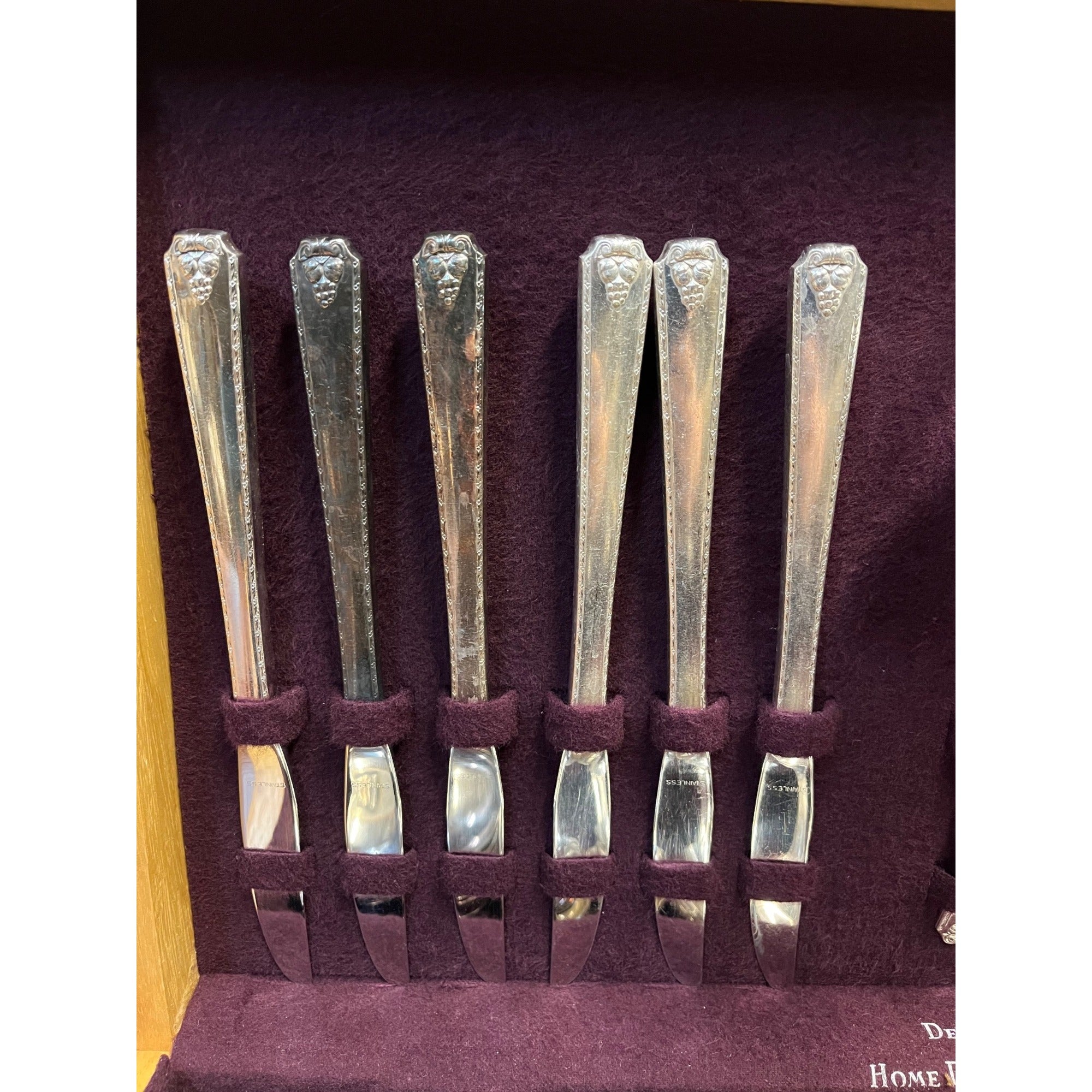 Vintage Oneida 1945 Prestige Plate Bordeaux Pattern Silverware Flatware 130pcs