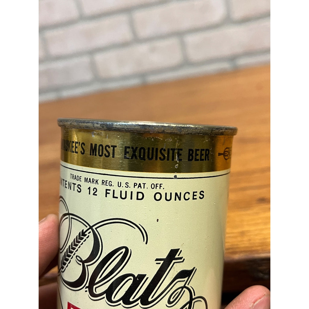 NEAR MINT Blatz Pilsner Beer Flat Top Can Milwaukee 1945 - Near Mint