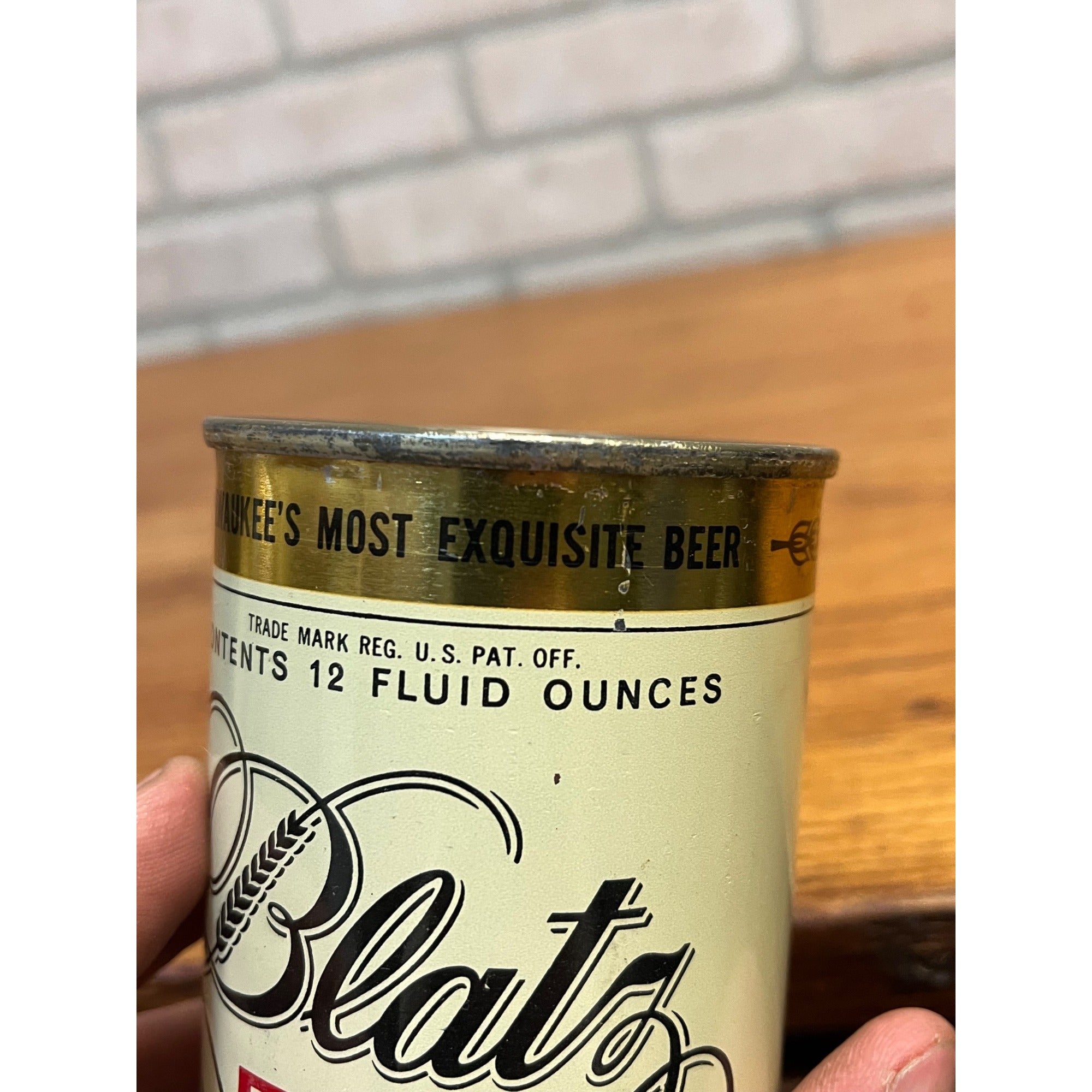NEAR MINT Blatz Pilsner Beer Flat Top Can Milwaukee 1945 - Near Mint