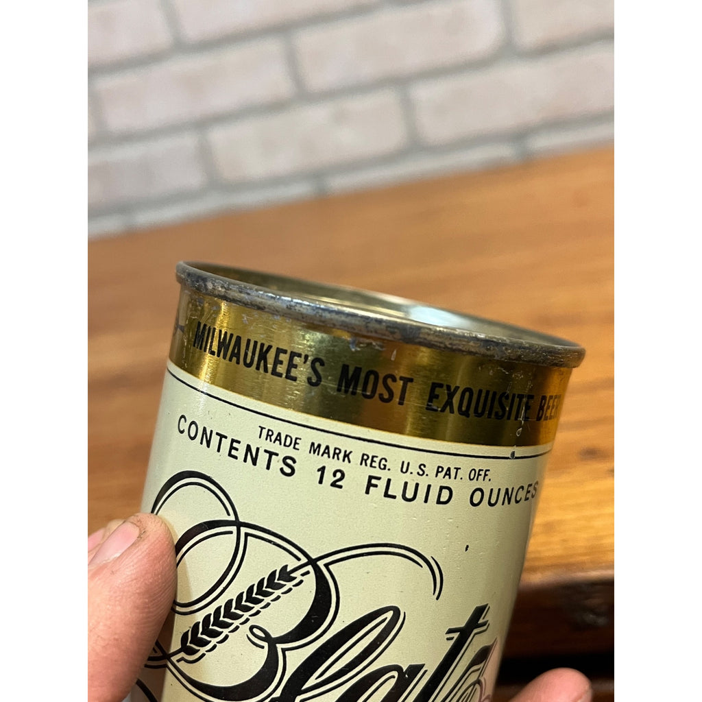 NEAR MINT Blatz Pilsner Beer Flat Top Can Milwaukee 1945 - Near Mint