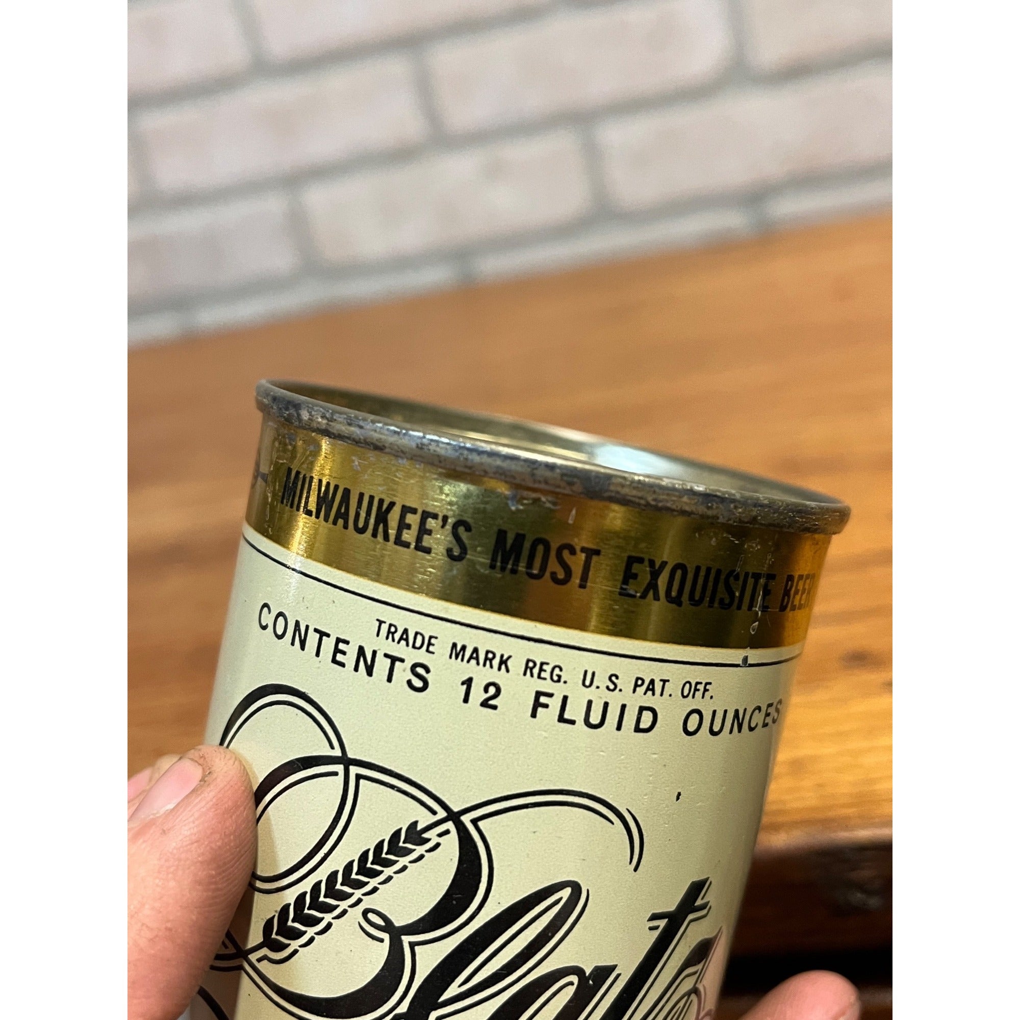 NEAR MINT Blatz Pilsner Beer Flat Top Can Milwaukee 1945 - Near Mint