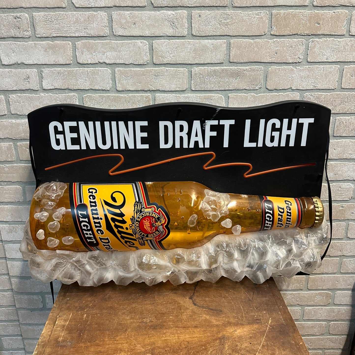 MILLER GENUINE DRAFT LIGHT BEER LIGHT UP BOTTLE 3-D SIGN BAR MAN CAVE WORKS