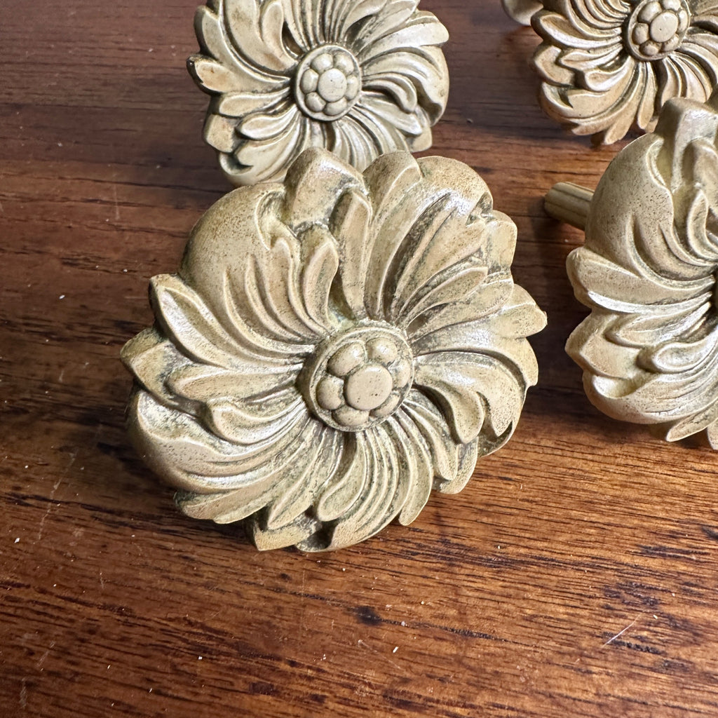 Vintage Kirsch Mid Century Plastic Flower Drawer Pulls Set of 4 Salvage