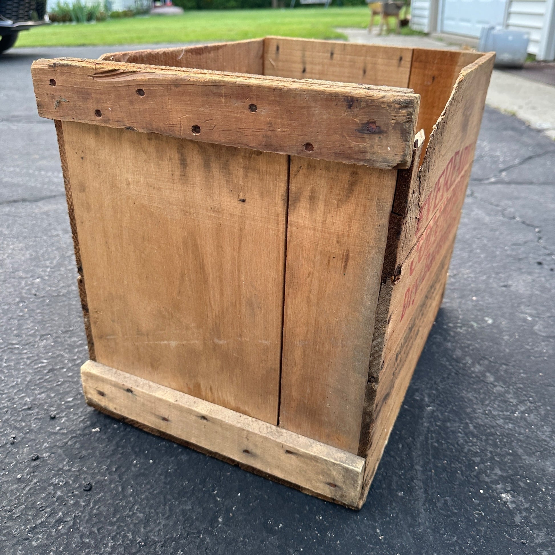 VINTAGE WOODEN CRATE WOOD BOX EVEREADY COLUMBIA BATTERIES NY ADVERTISING