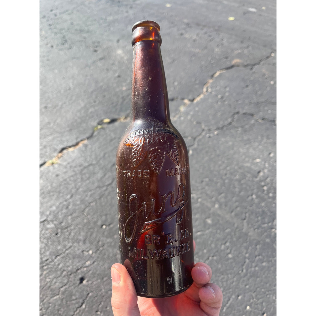 Vintage Jung Brewing Co. Pre-Prohibition Amber Embossed Beer Bottle Milwaukee WI