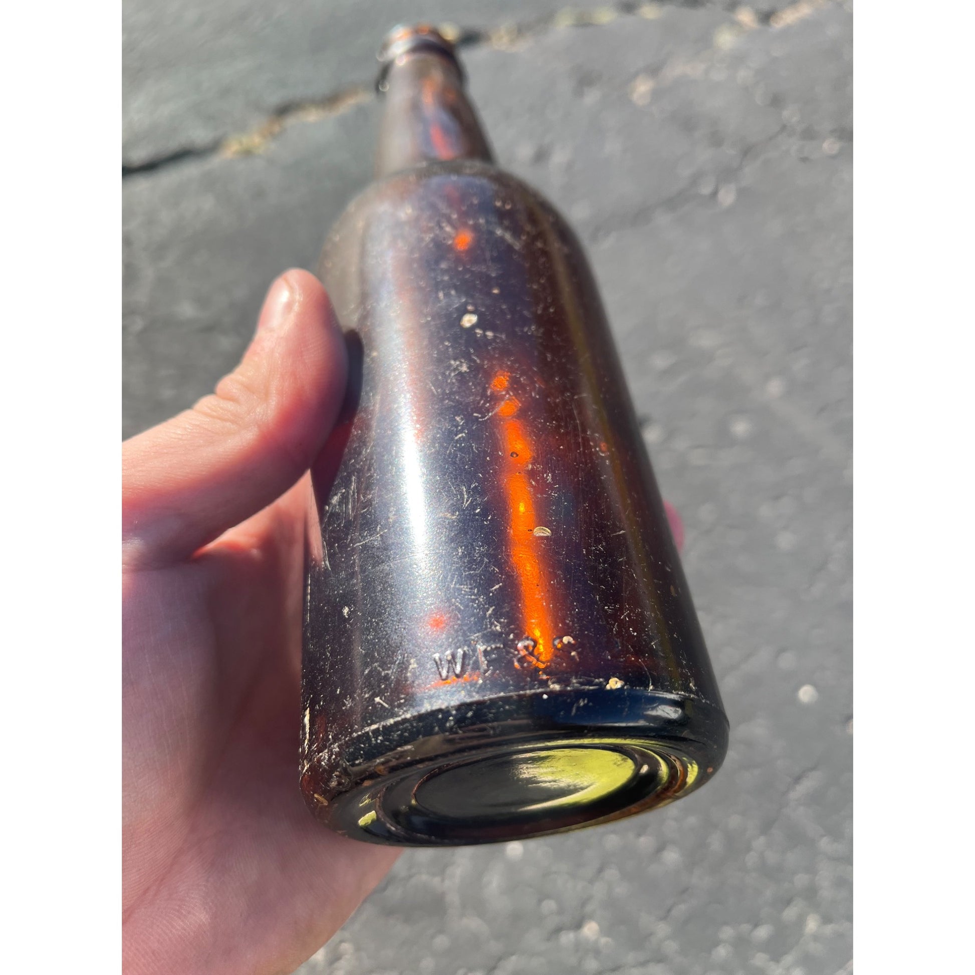 Vintage Jung Brewing Co. Pre-Prohibition Amber Embossed Beer Bottle Milwaukee WI