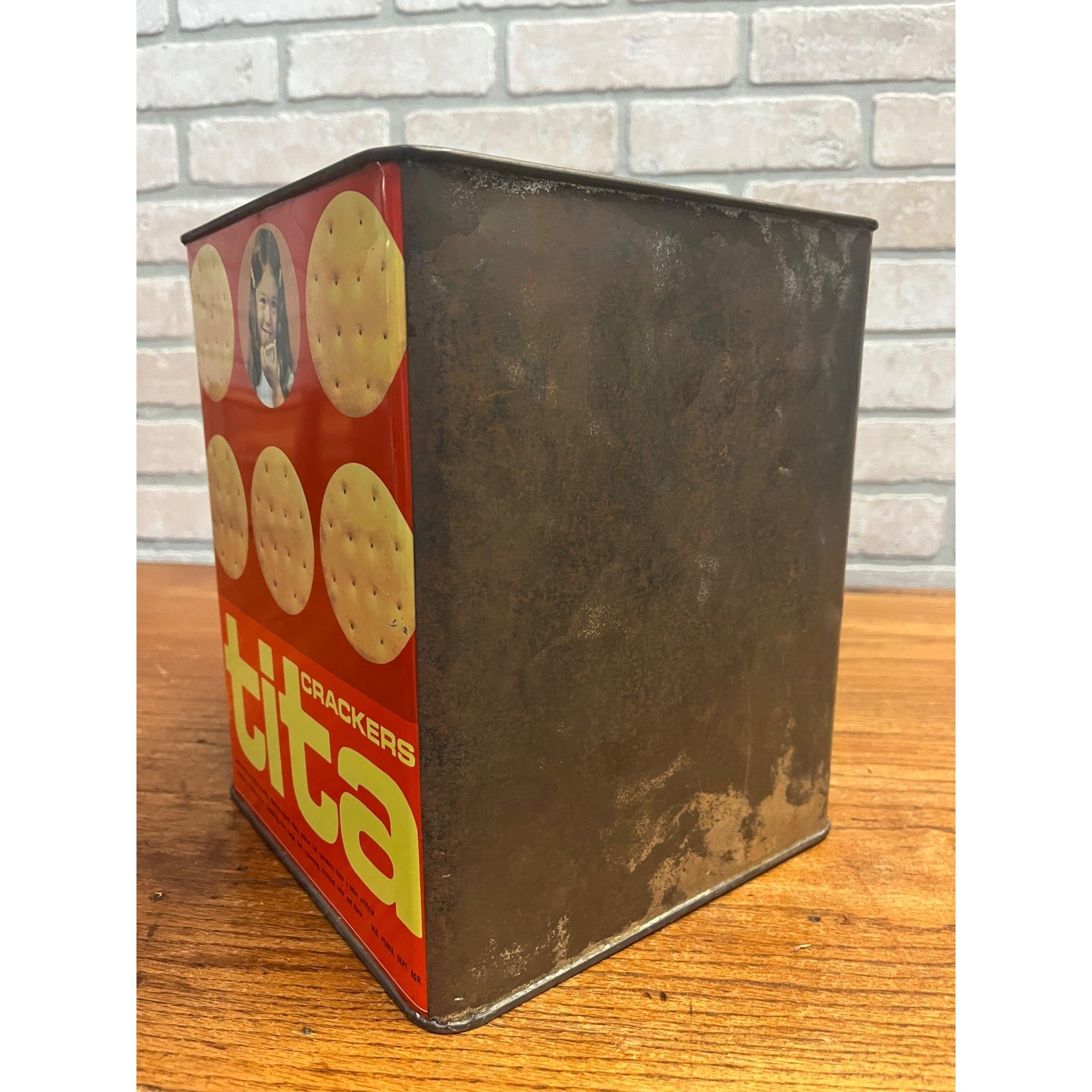 Vintage TITA Crackers Tin - Rovira Biscuit Co - Ponce, Puerto Rico 48oz