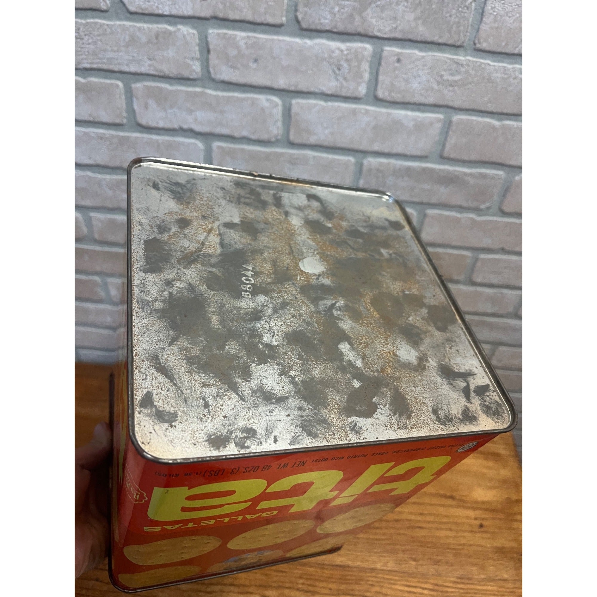 Vintage TITA Crackers Tin - Rovira Biscuit Co - Ponce, Puerto Rico 48oz