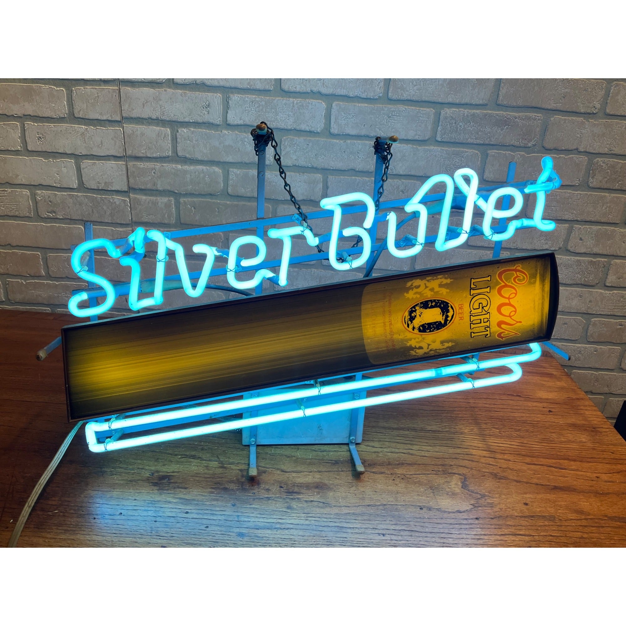 Vintage 1981 Coors Light Silver Bullet Flying Can Beer Lighted Bar Neon Sign