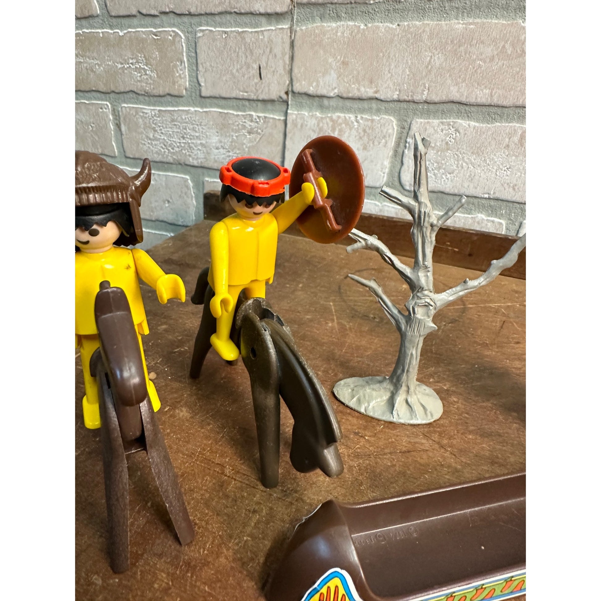 VINTAGE 1974 GEOBRA PLAYMOBIL INDIAN CAMP LOT, TEEPEE, CANOE, INDIAN, HORSE, TOTEM POLE