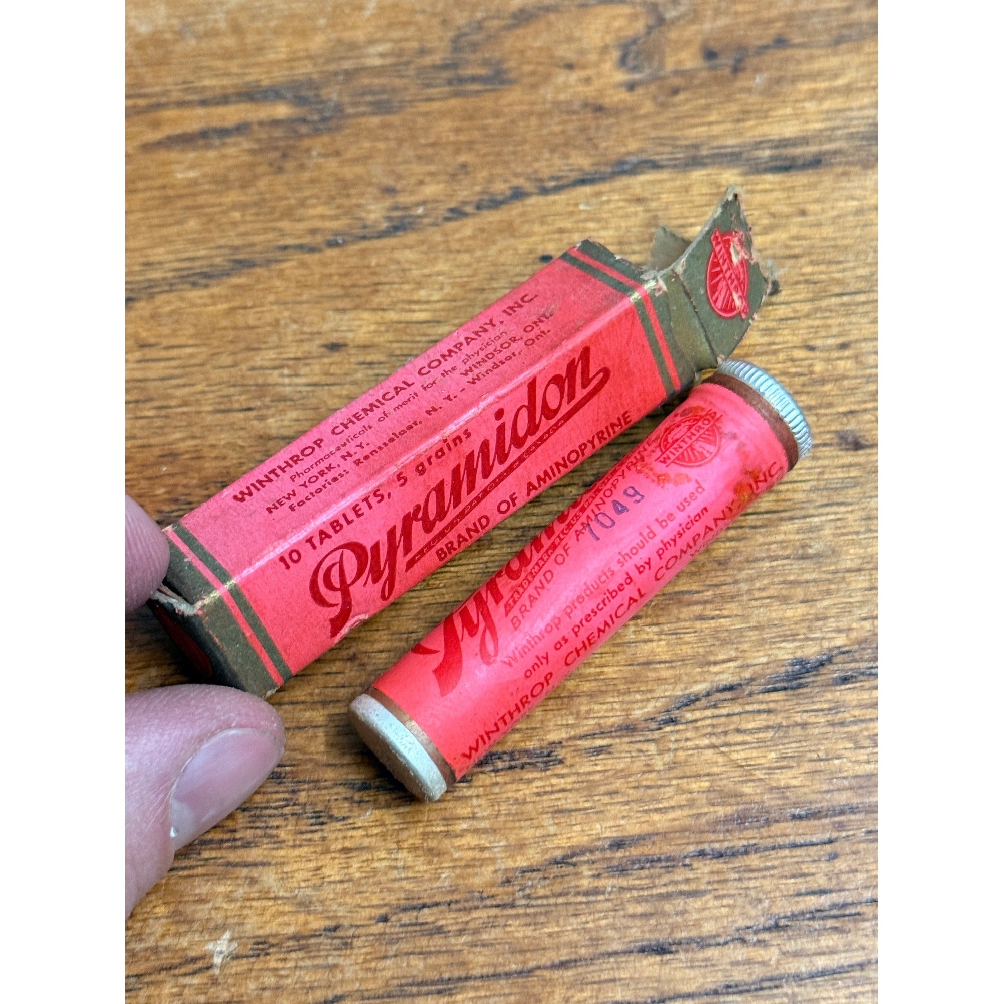 NOS Advertising Medicine Box & Tin Pyramidon Winthrop Chemical Co NY Windsor