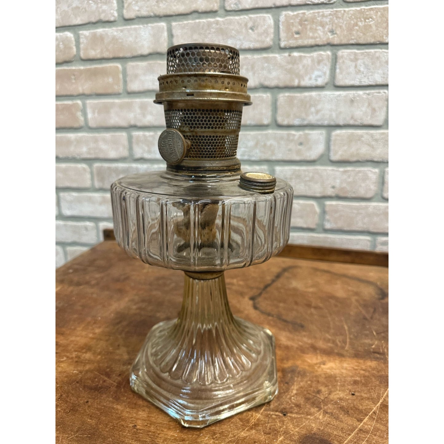 VINTAGE 1935 - 1936 ALADDIN CLEAR CORINTHIAN KEROSENE LAMP MODEL B BURNER