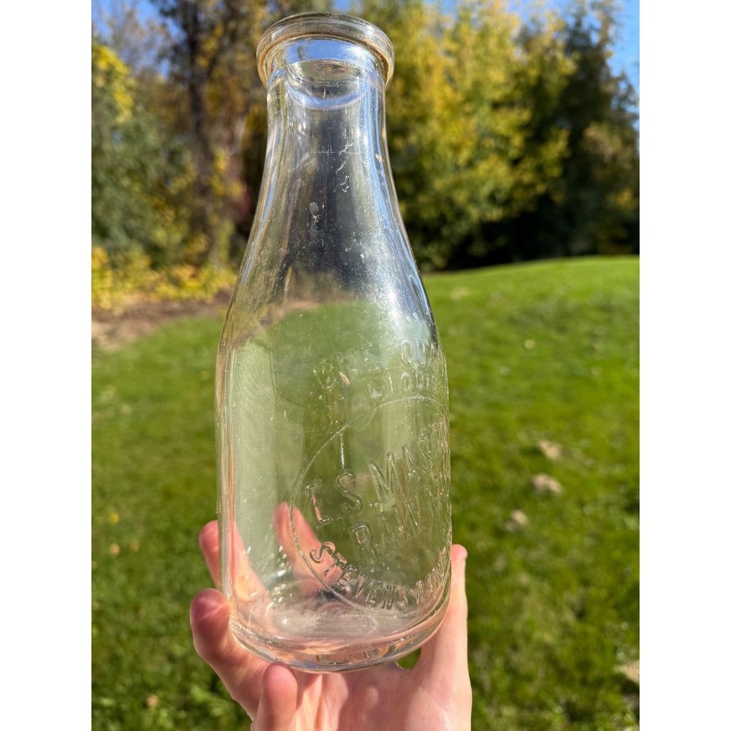 RARE Vintage ES Mason Raw Milk Stevens Point Wis WI Quart Embossed Dairy Bottle