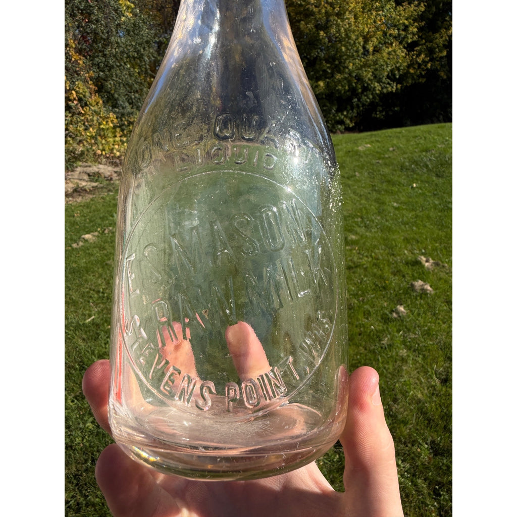 RARE Vintage ES Mason Raw Milk Stevens Point Wis WI Quart Embossed Dairy Bottle