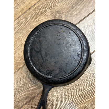 Early Lodge #5 Cast Iron Pan Three Notch 8" Skillet Fry Pan - Sits Flat