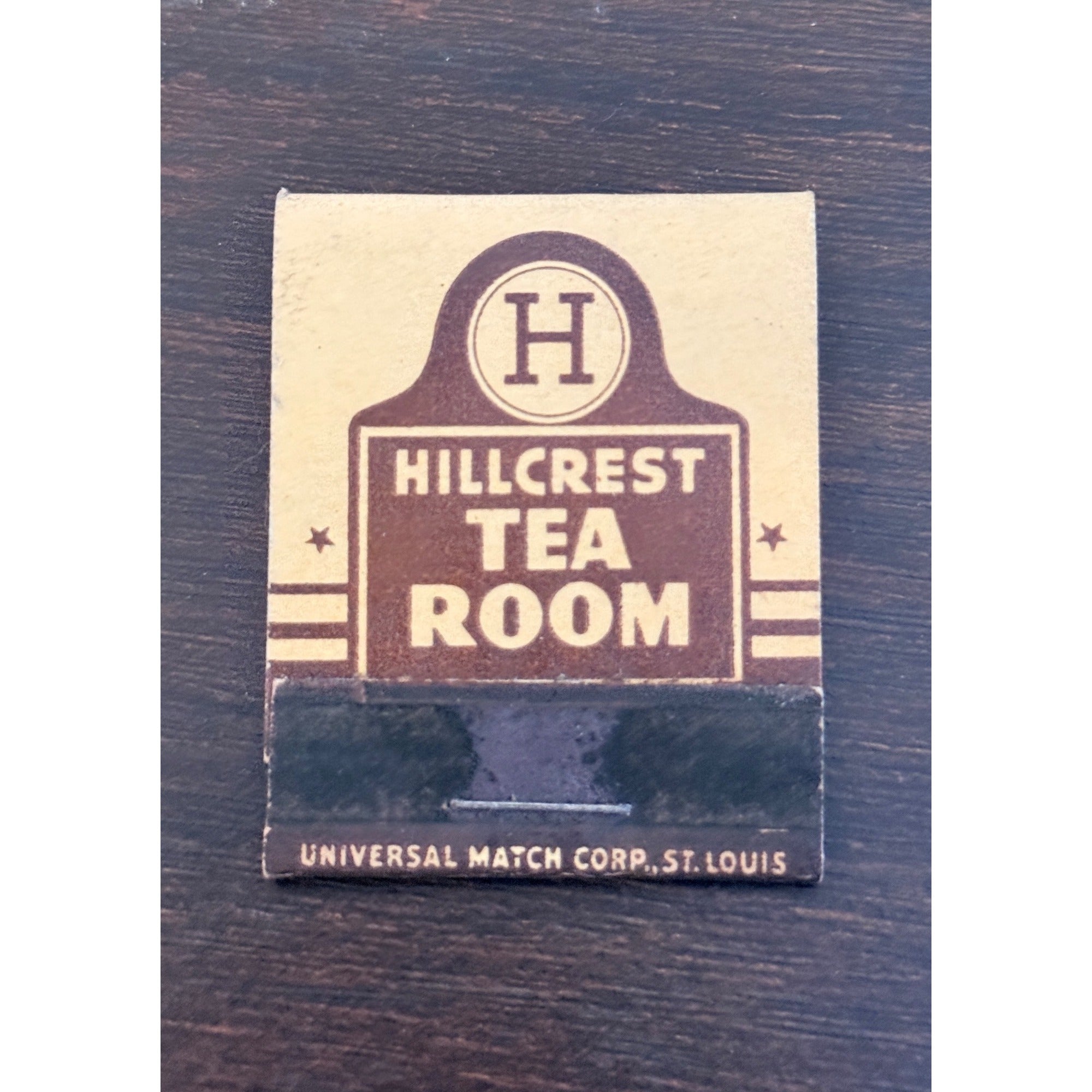 Vintage  Hillcrest Tea Room Wauwatosa Wisconsin WI Unstruck FULL Matchbook