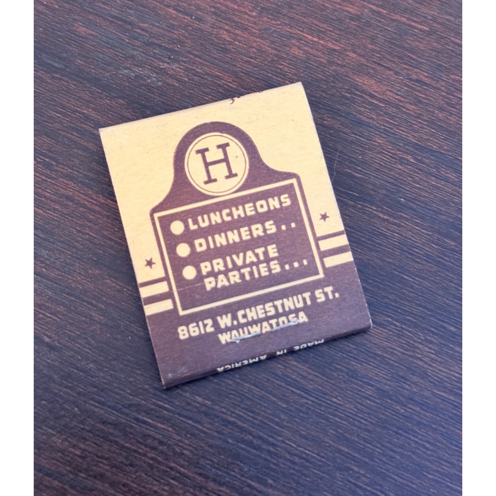 Vintage  Hillcrest Tea Room Wauwatosa Wisconsin WI Unstruck FULL Matchbook