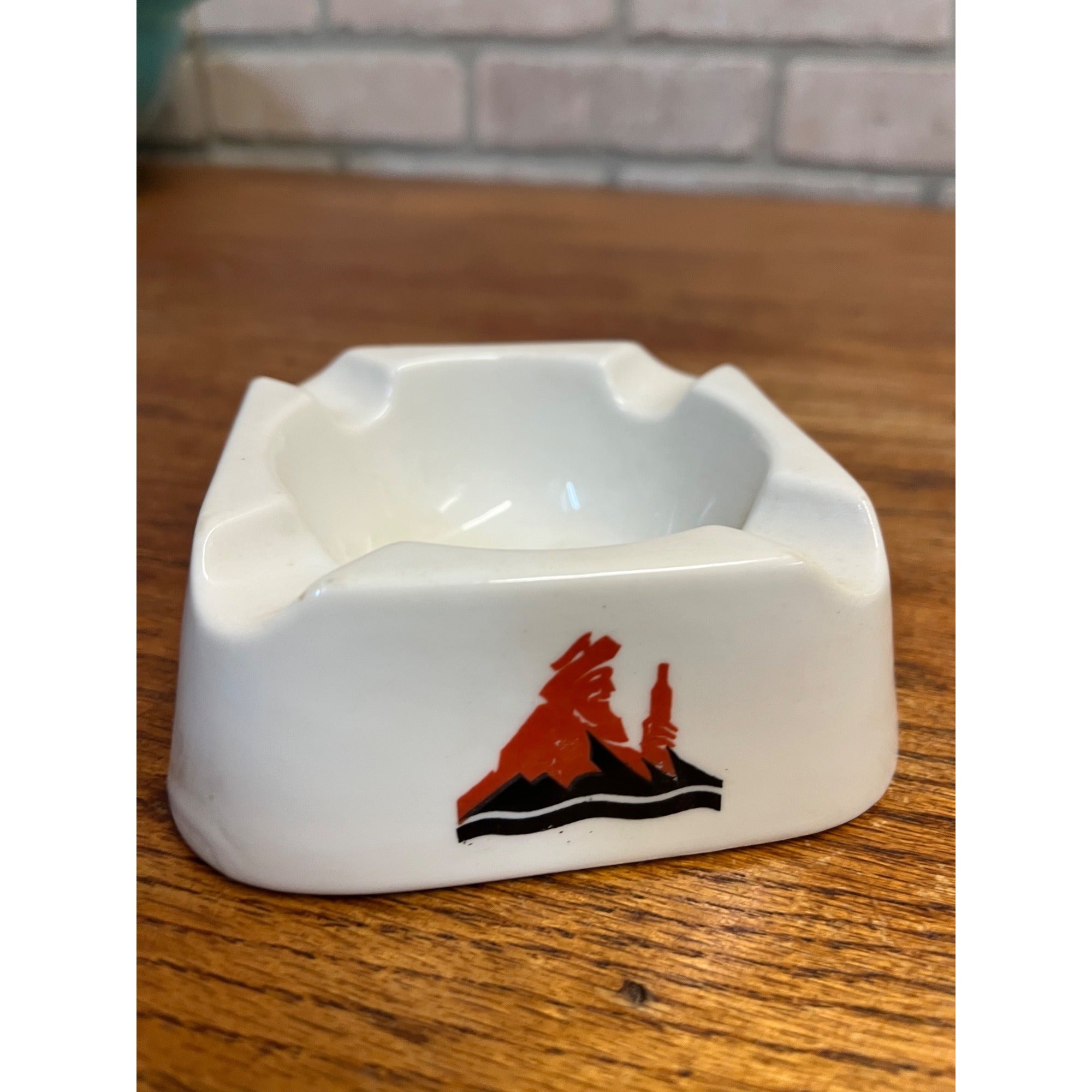Vintage Scarlet Mountain German Wine Brandy Advertising Ceramic Ashtray Liquor