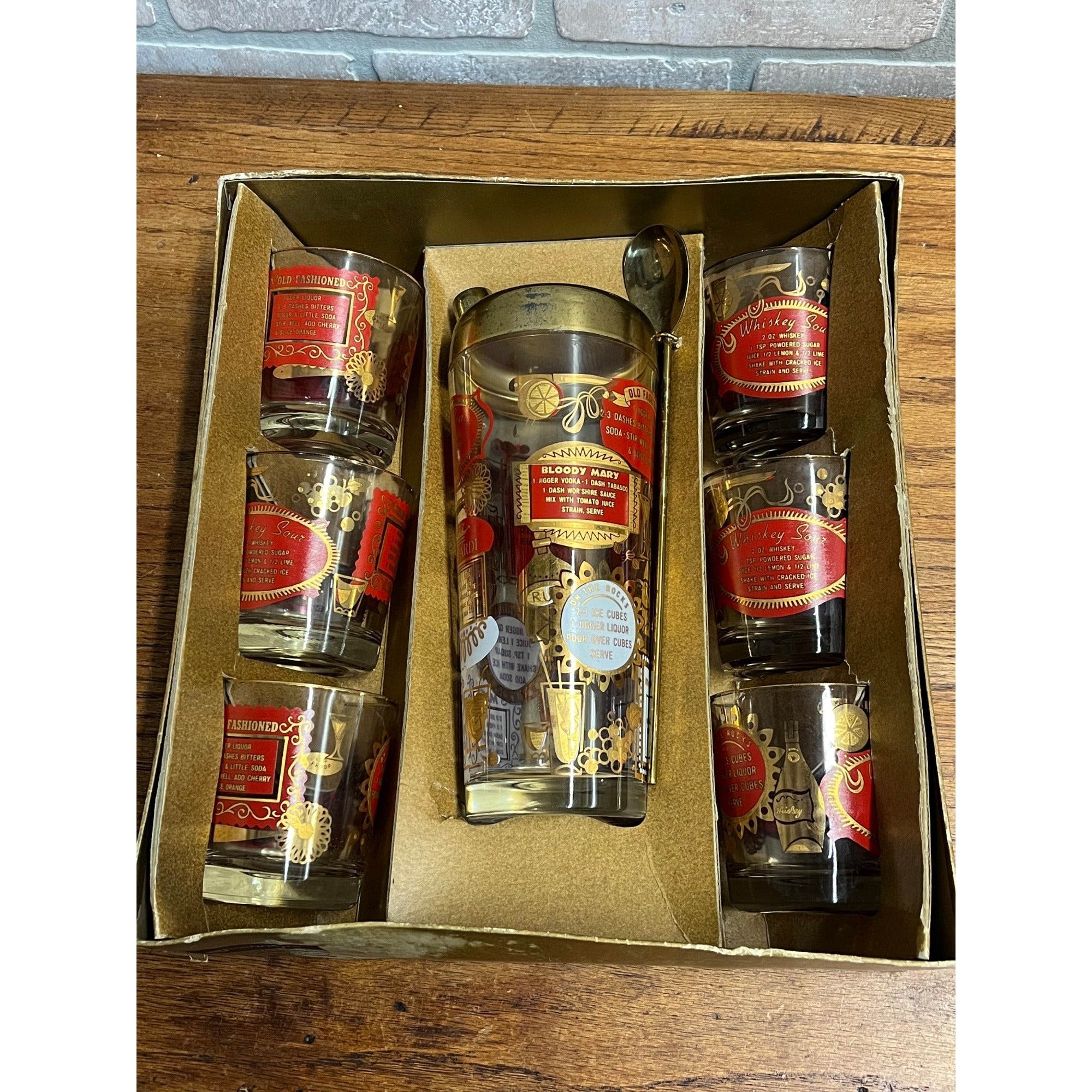 Vintage Jeannette Glass Company Recipe Cocktail Shaker & Glasses 9pc Red/Gold