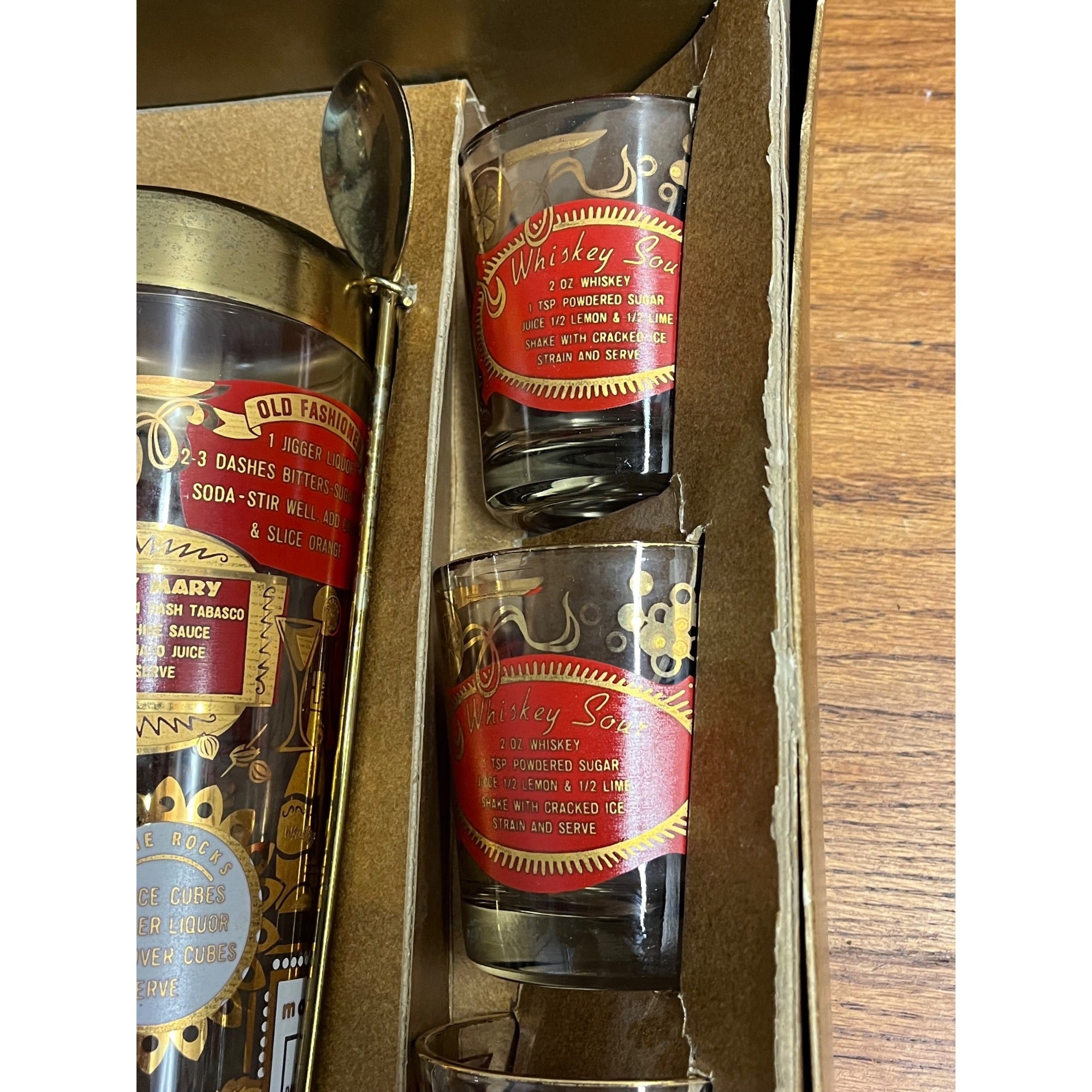 Vintage Jeannette Glass Company Recipe Cocktail Shaker & Glasses 9pc Red/Gold