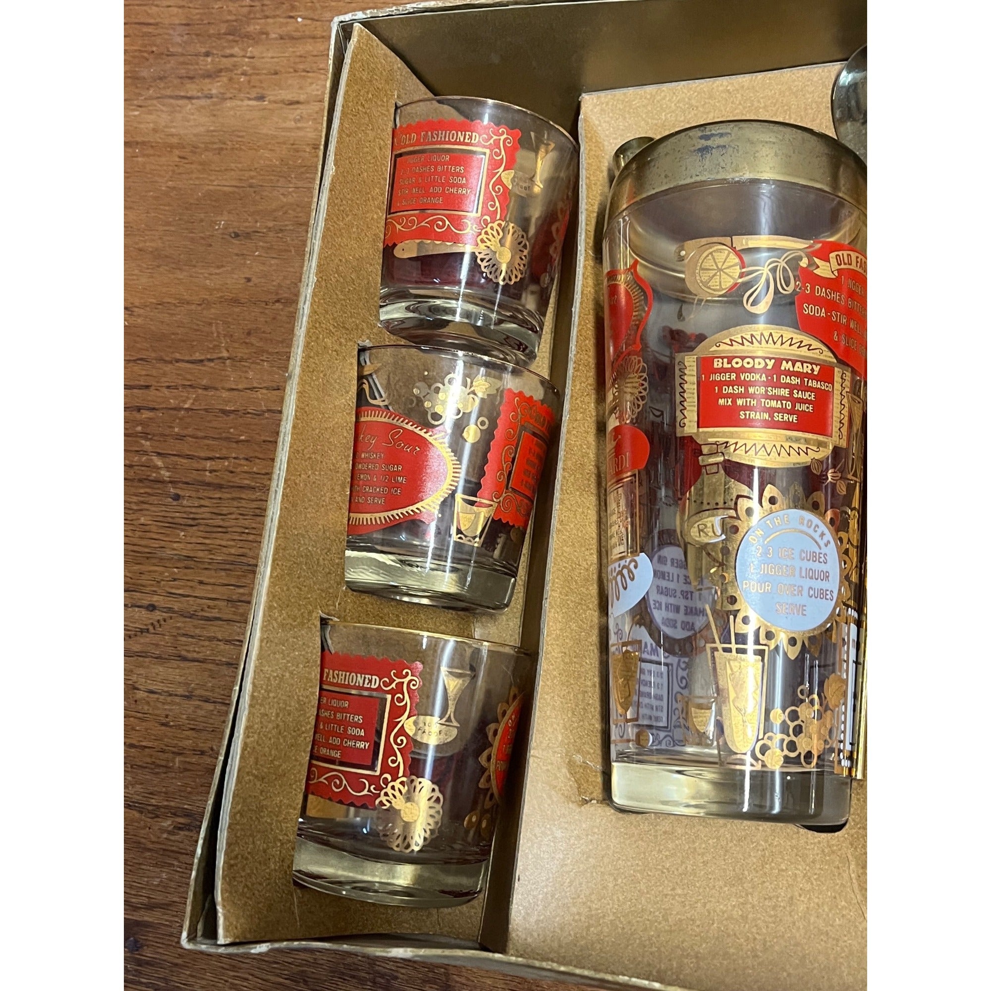 Vintage Jeannette Glass Company Recipe Cocktail Shaker & Glasses 9pc Red/Gold