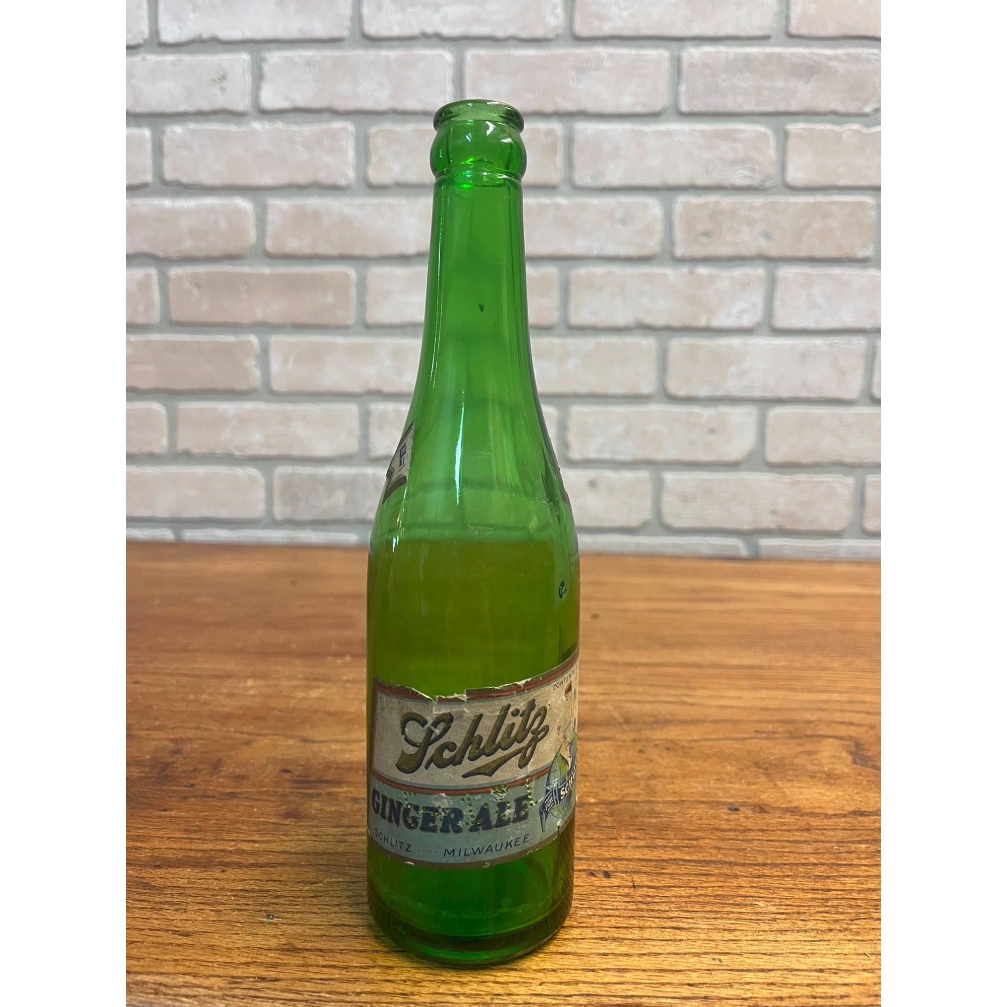 Vintage Schlitz Beer Ginger Ale Prohibition Soda Bottle Label Milwaukee WI 12oz