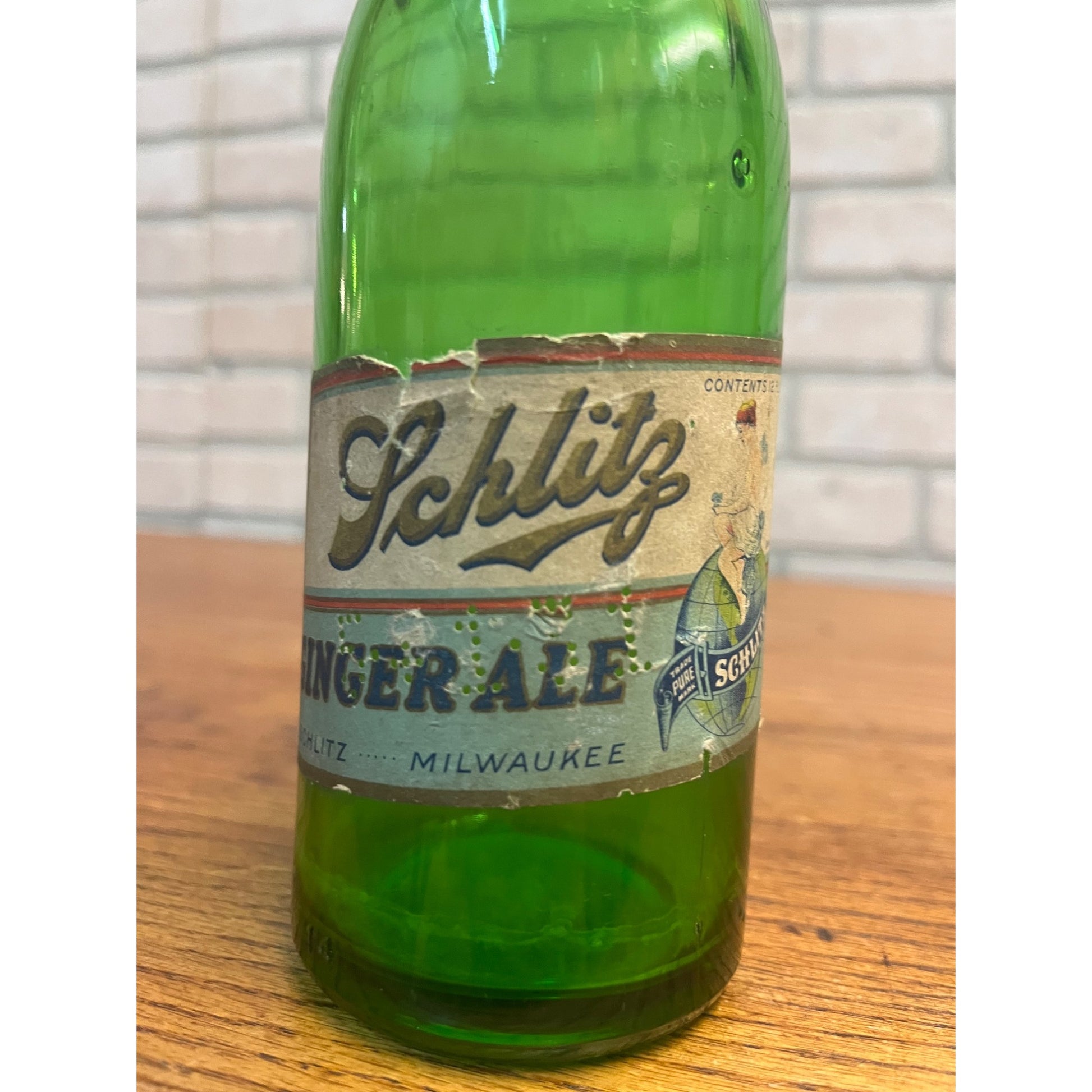 Vintage Schlitz Beer Ginger Ale Prohibition Soda Bottle Label Milwaukee WI 12oz