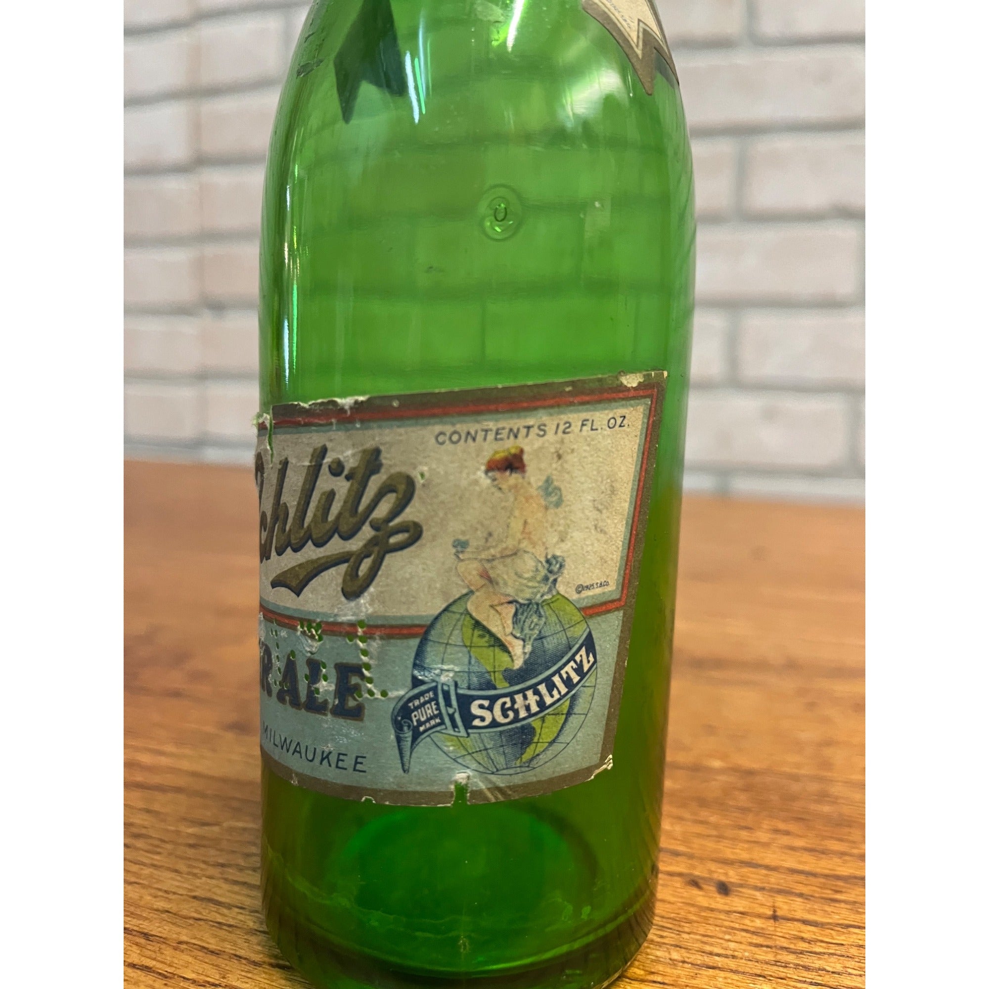 Vintage Schlitz Beer Ginger Ale Prohibition Soda Bottle Label Milwaukee WI 12oz