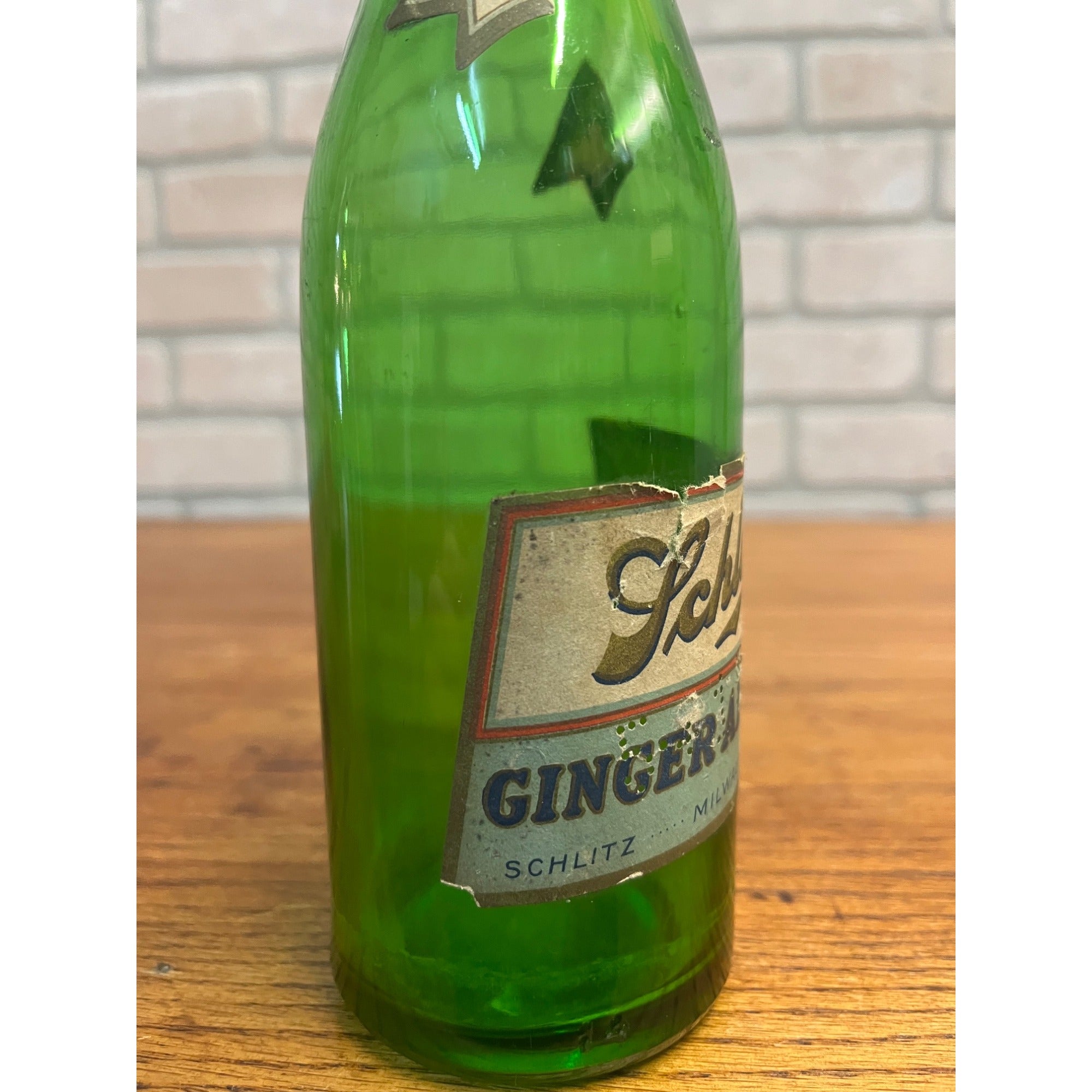 Vintage Schlitz Beer Ginger Ale Prohibition Soda Bottle Label Milwaukee WI 12oz