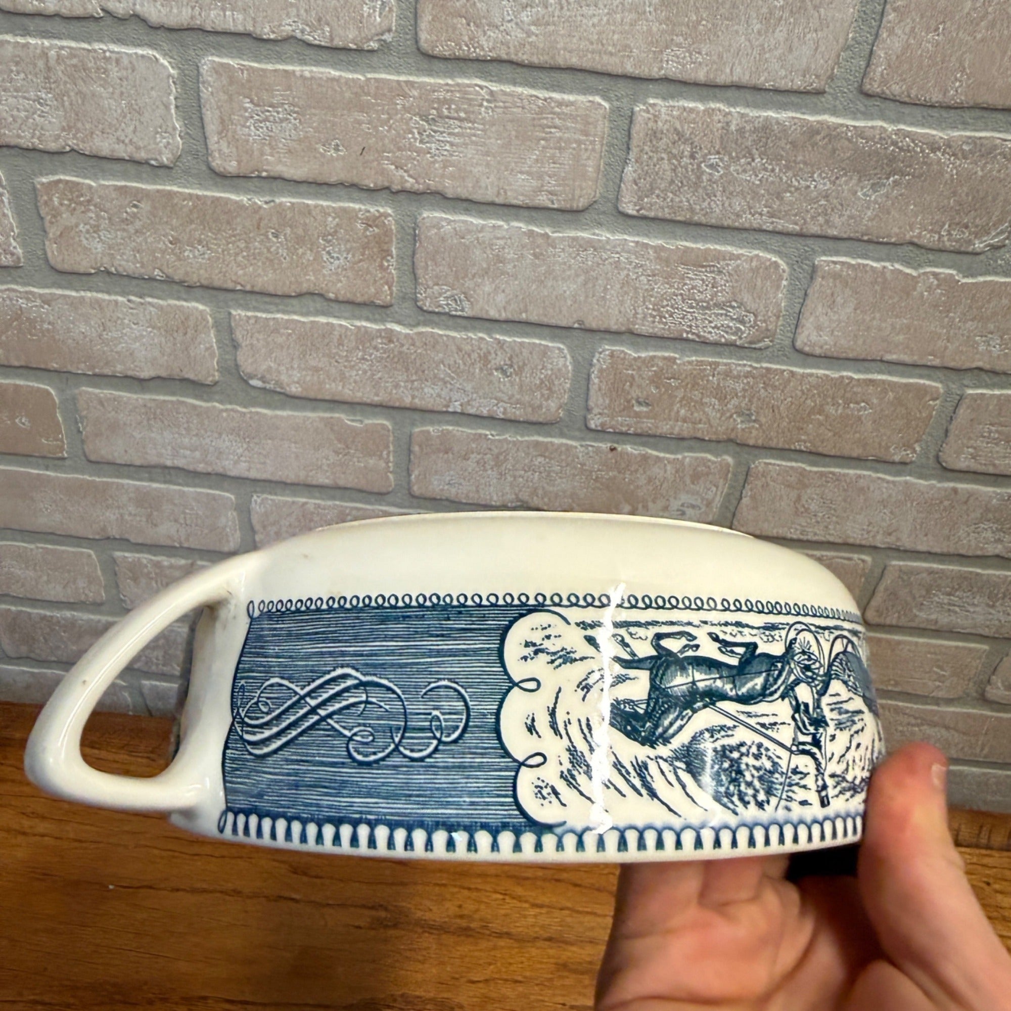 Vintage Currier and Ives by Royal China 1.25 QT Round Covered Casserole Dish