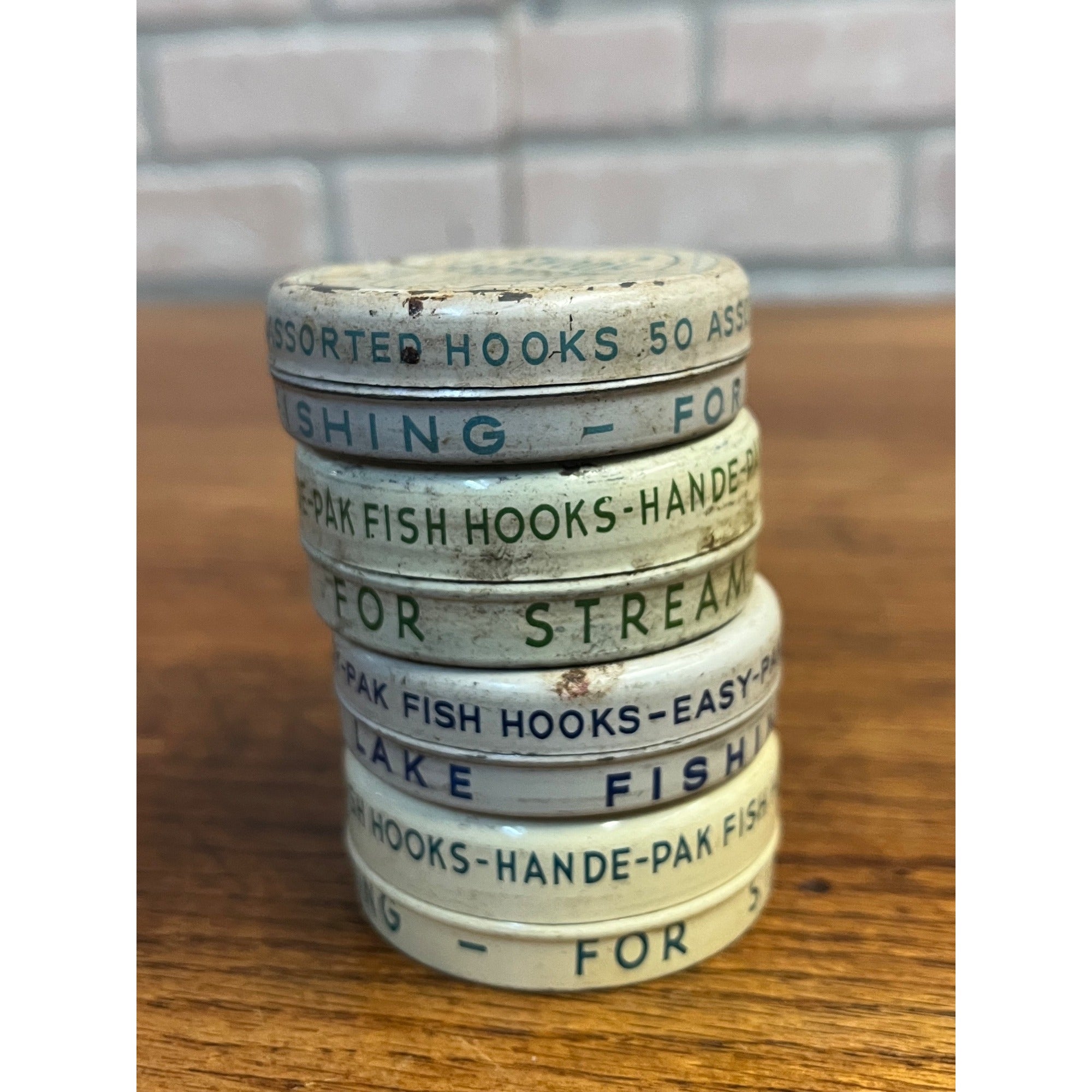 Vintage Fishing Hooks Tin Cans Pflueger Dolphin Walker Advertising Lot (4)