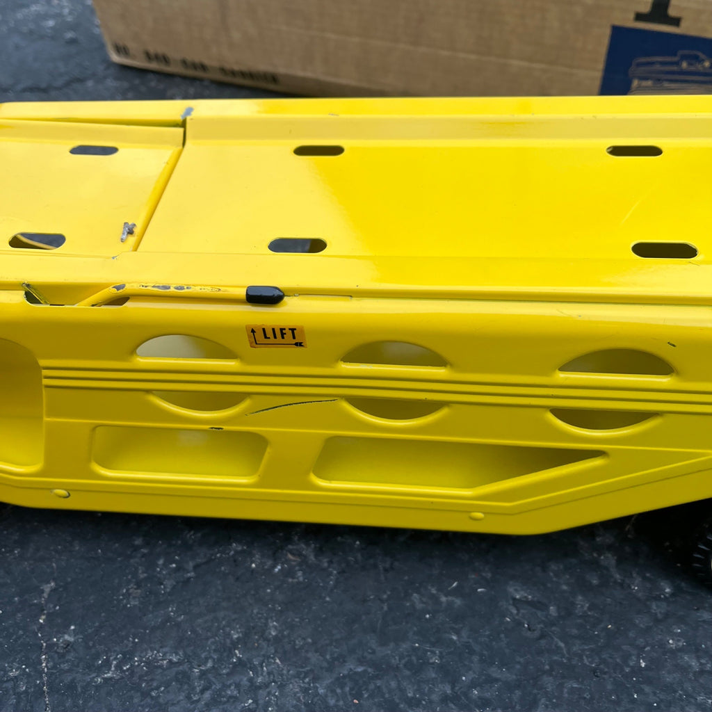 Vintage 1960s Tonka Car Hauler Semi Truck No. 840 w/ Box Pressed Steel Toy