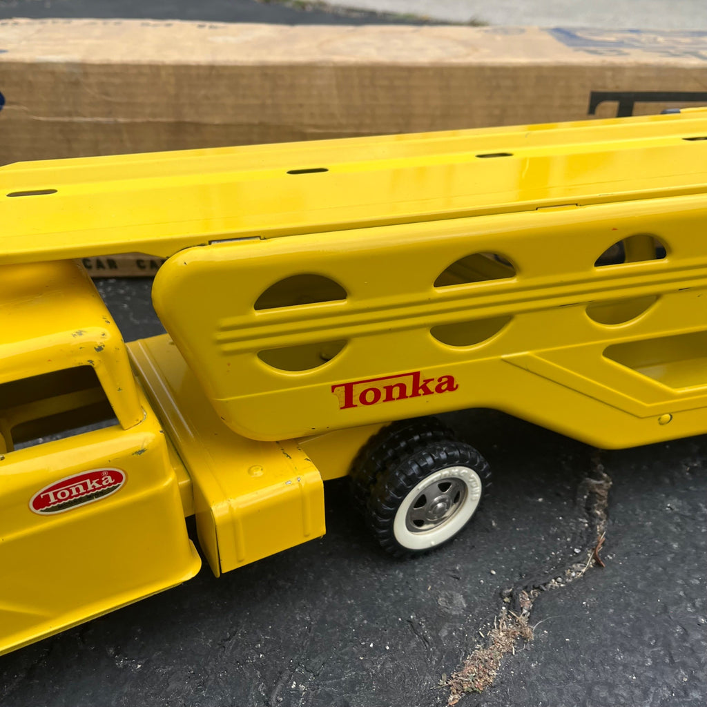 Vintage 1960s Tonka Car Hauler Semi Truck No. 840 w/ Box Pressed Steel Toy