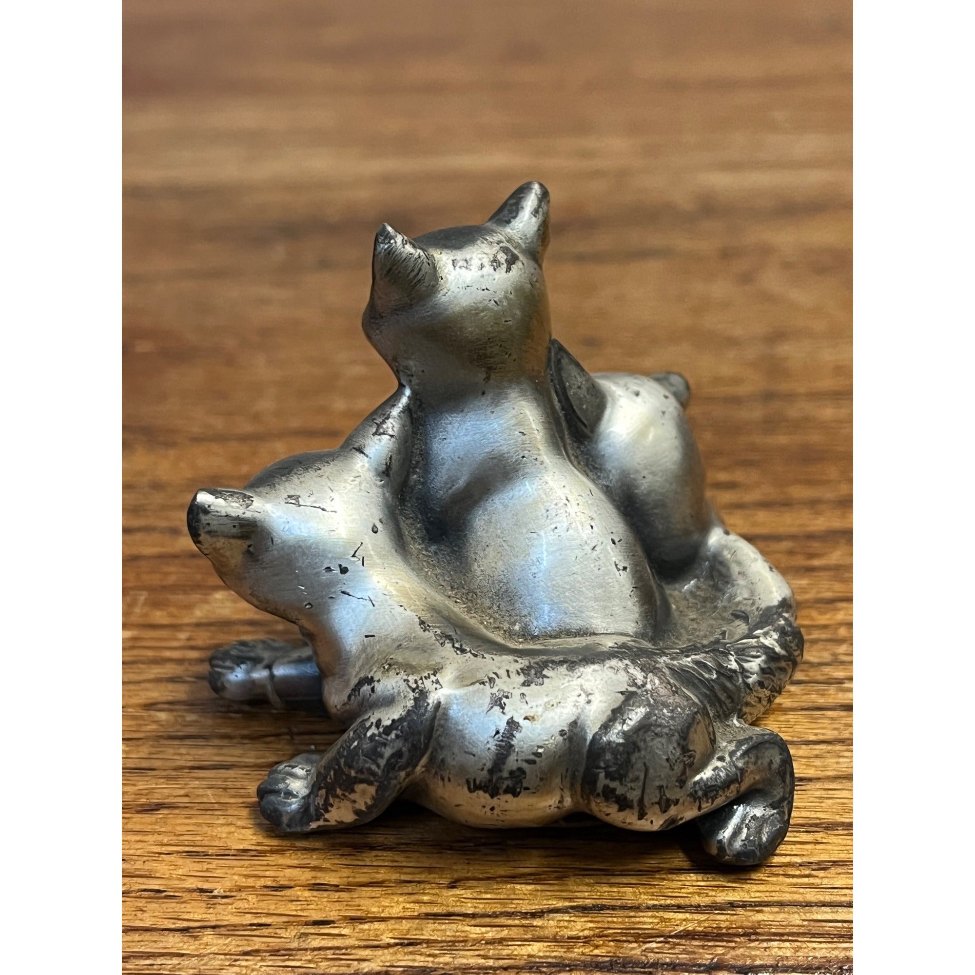 Vintage Jennings Bros. Cast Bronze 3 Fox Cubs Small Figurine Paperweight As-Is