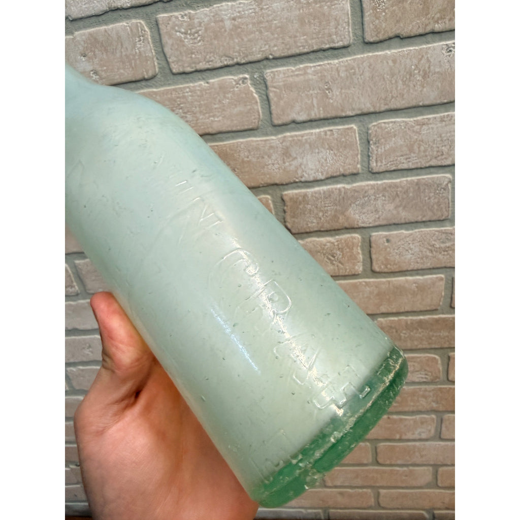Early John Graf Quart Crown Top Milwaukee WIS Wi Aqua Soda Bottle