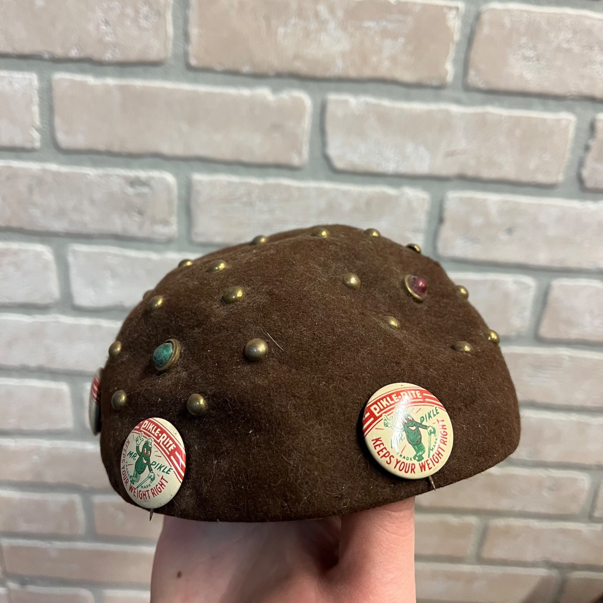 Vintage 1940s Pikle-Rite Weight Loss Advertising Pinback Button Felt Beanie Hat