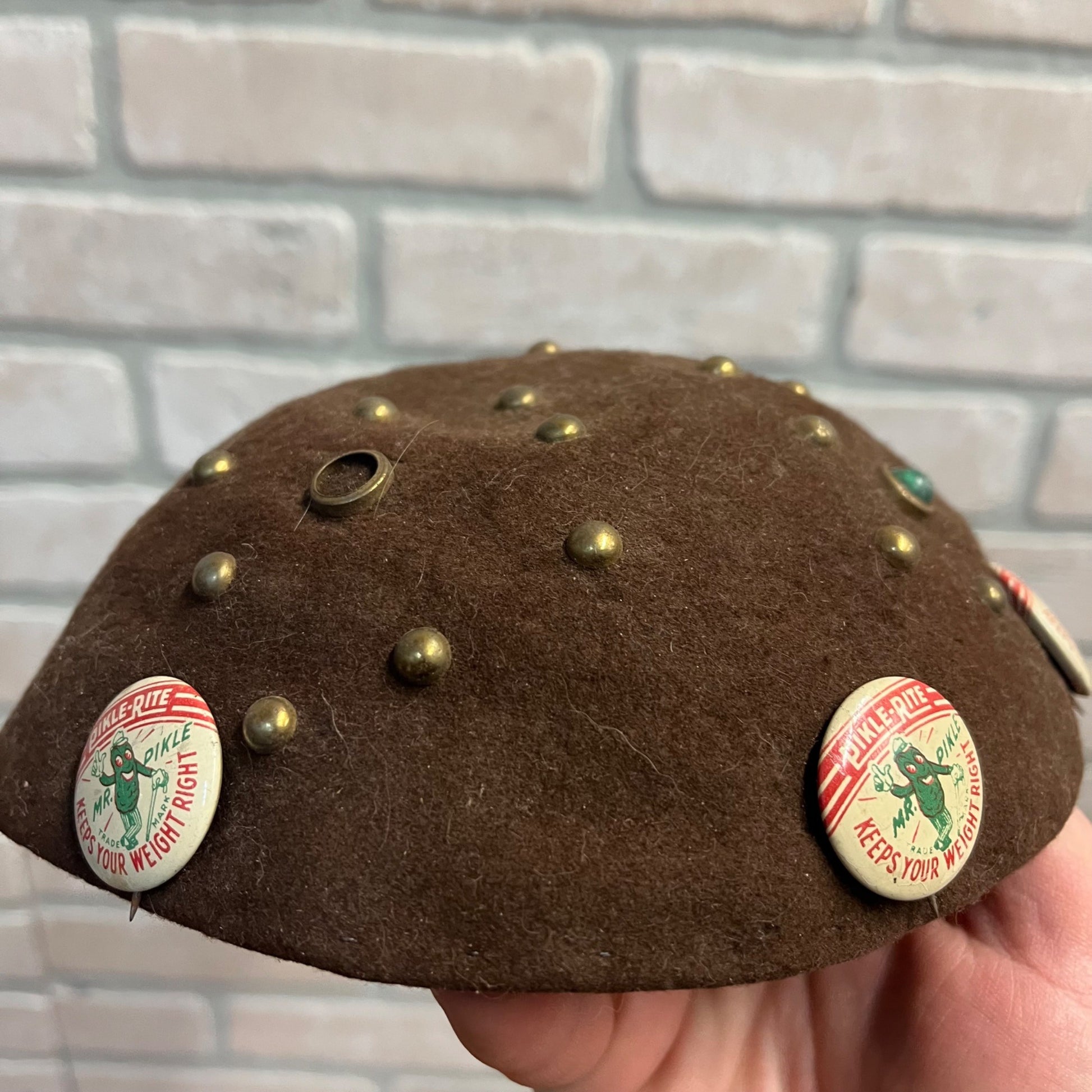 Vintage 1940s Pikle-Rite Weight Loss Advertising Pinback Button Felt Beanie Hat