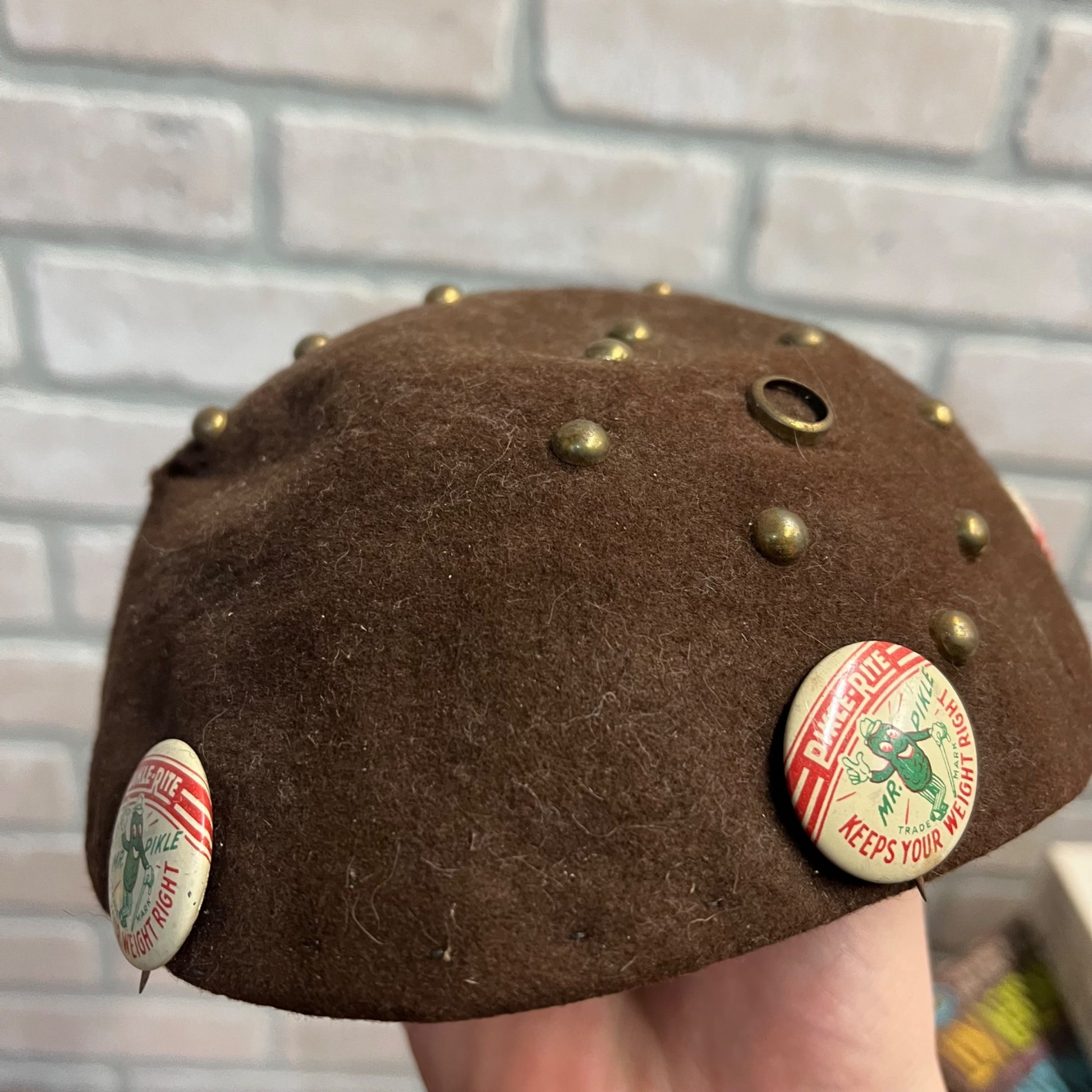 Vintage 1940s Pikle-Rite Weight Loss Advertising Pinback Button Felt Beanie Hat