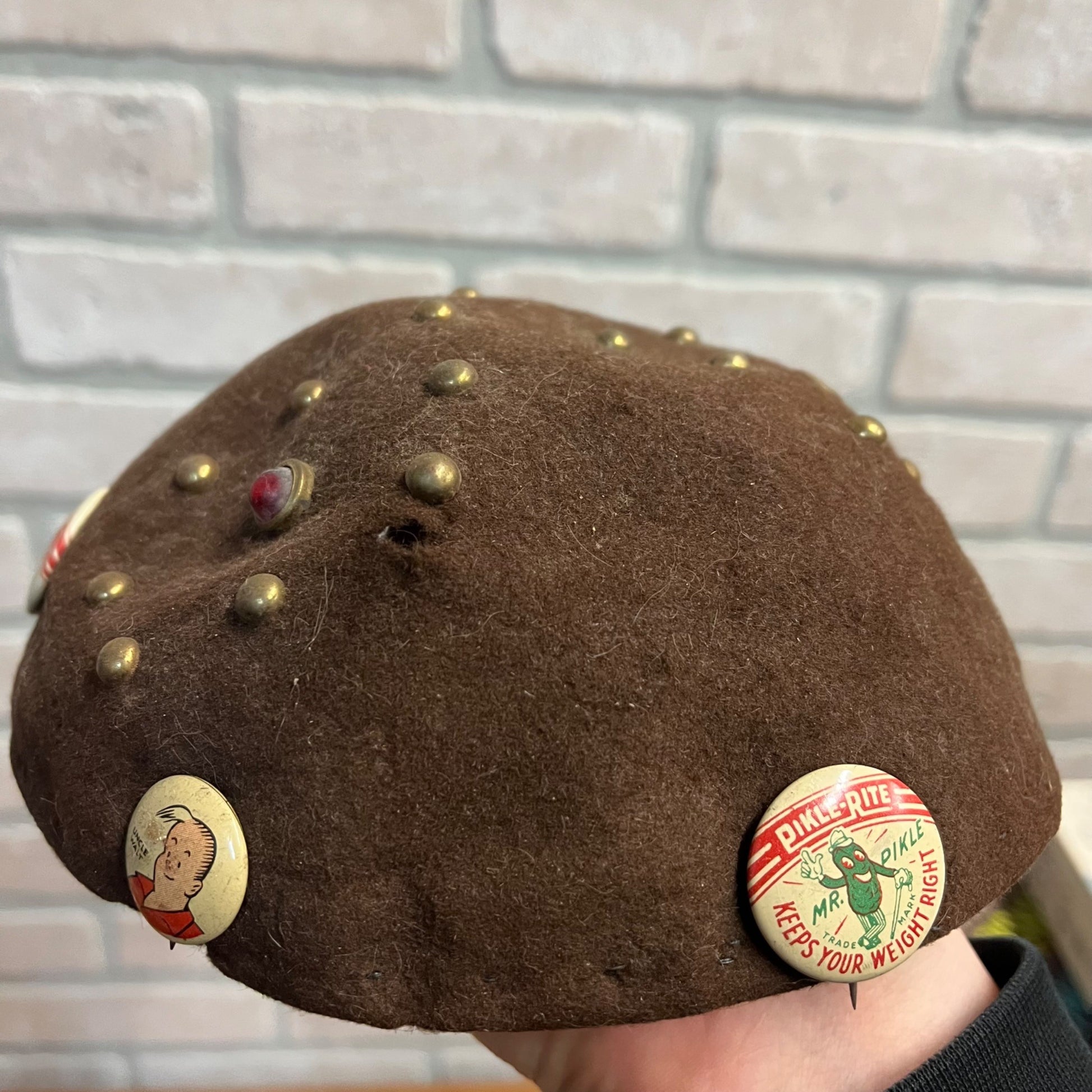 Vintage 1940s Pikle-Rite Weight Loss Advertising Pinback Button Felt Beanie Hat