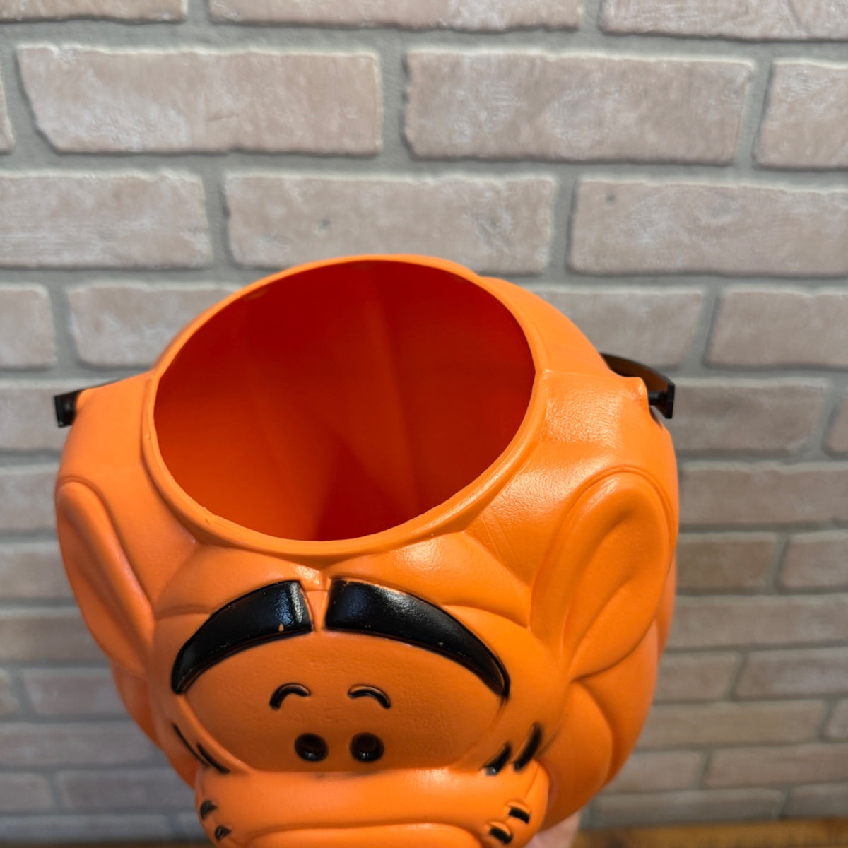 Vintage Plastic Blow Mold Tigger Halloween Candy Bucket Winnie The Pooh Disney