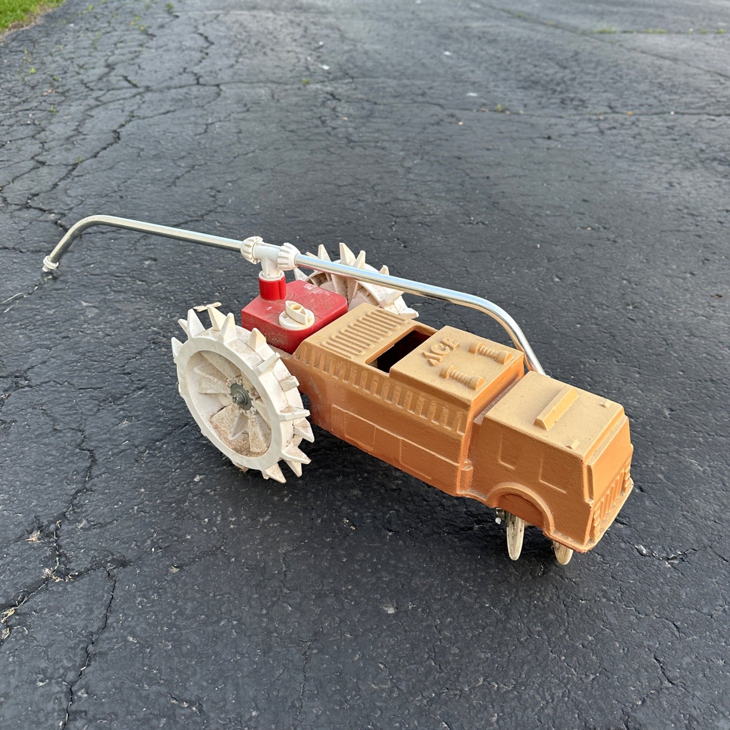 Vintage Cast iron ACE Tractor Garden Hose Traveling Lawn Sprinkler