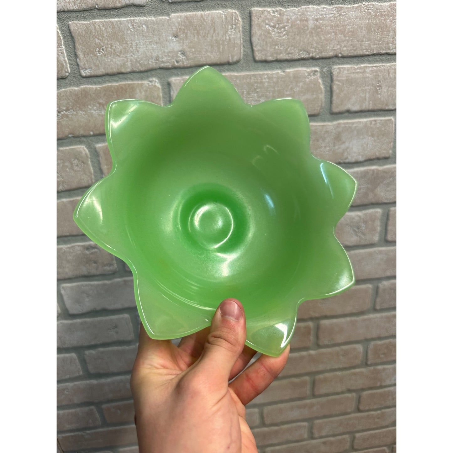 FENTON GLASS JADE GREEN JADEITE LOTUS SCALLOPED POINTED FLARED FOOTED BOWL