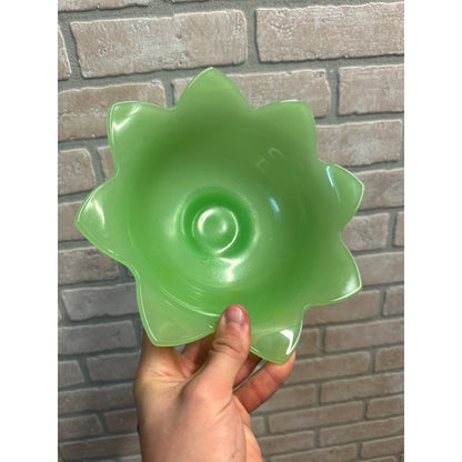 FENTON GLASS JADE GREEN JADEITE LOTUS SCALLOPED POINTED FLARED FOOTED BOWL