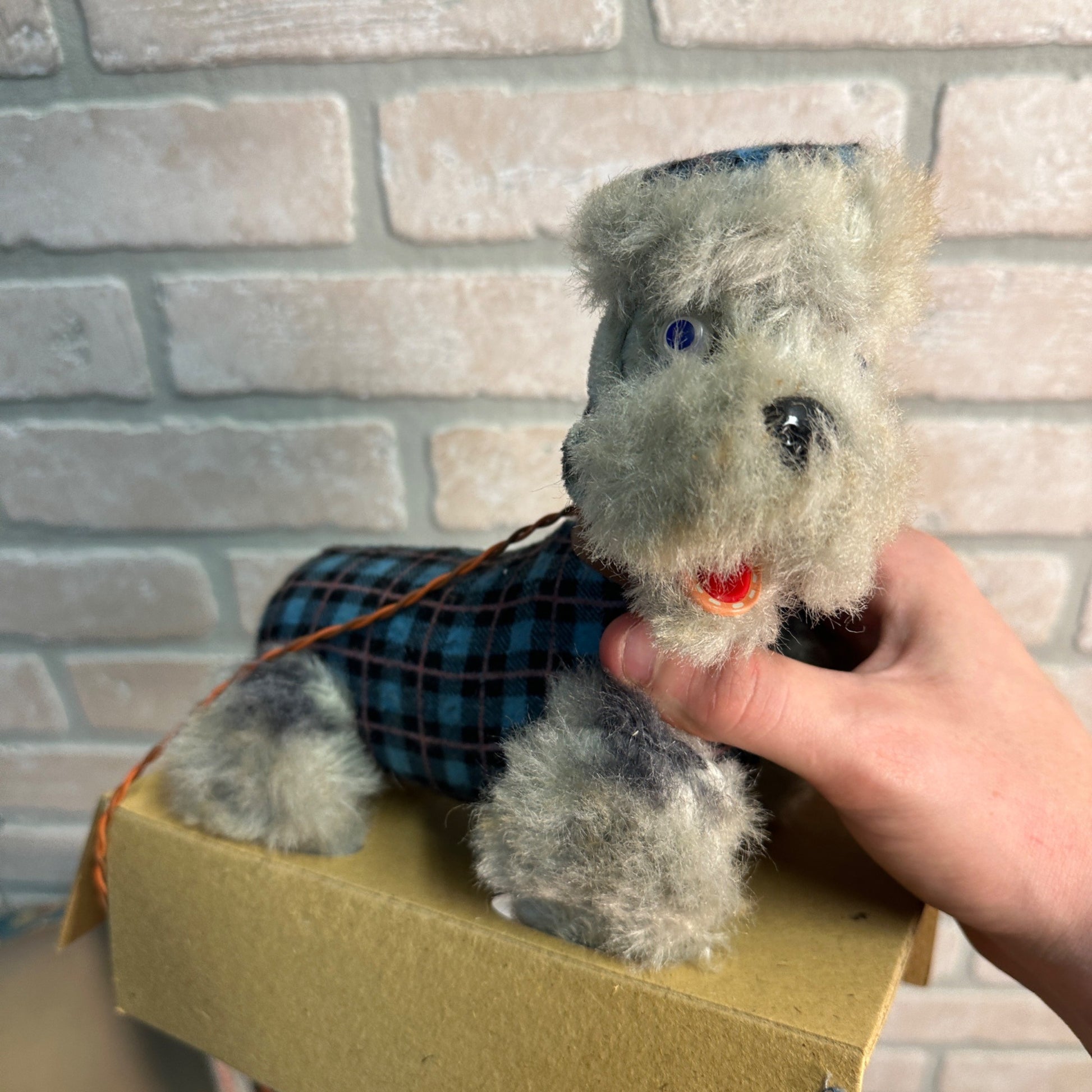 VINTAGE ROSKO RICKI THE BEGGING POODLE BATTERY OPERATED 1960'S ~ BOXED